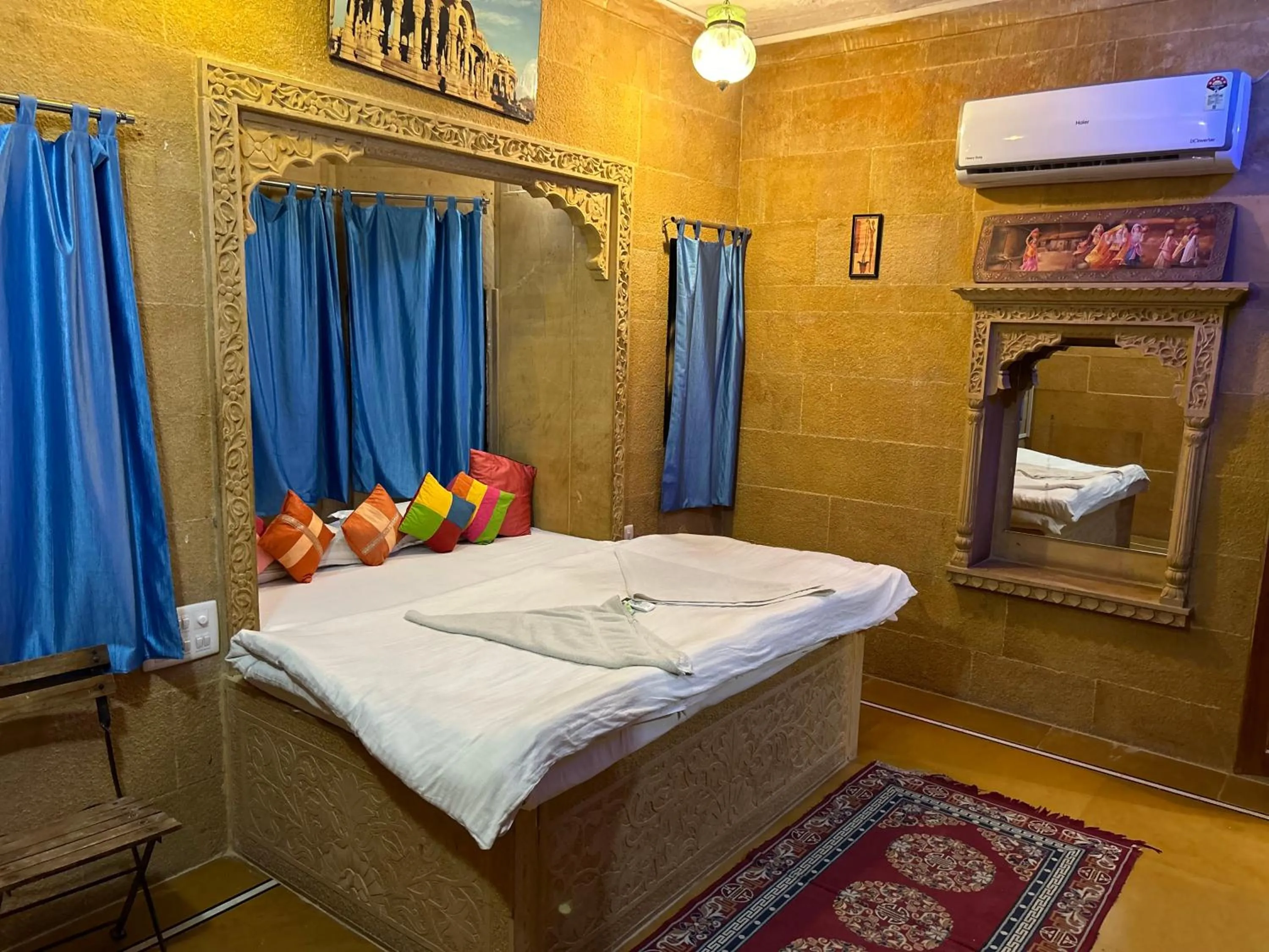 Bed in Hotel Pol Haveli Jaisalmer