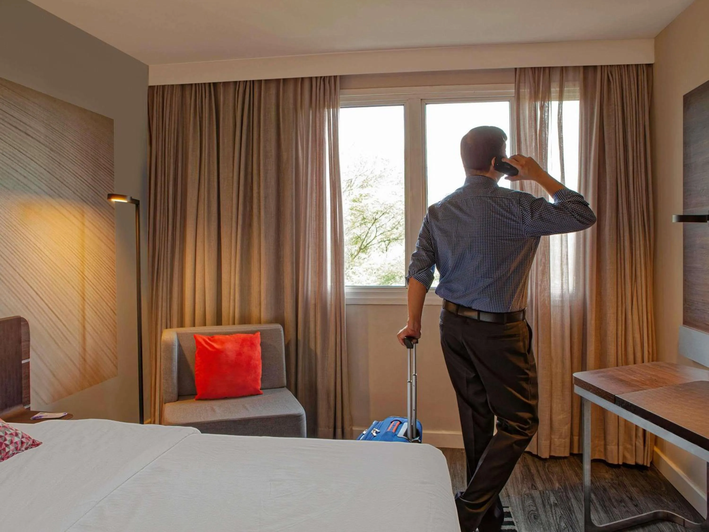 Property building, Bed in Novotel Sao Jose dos Campos