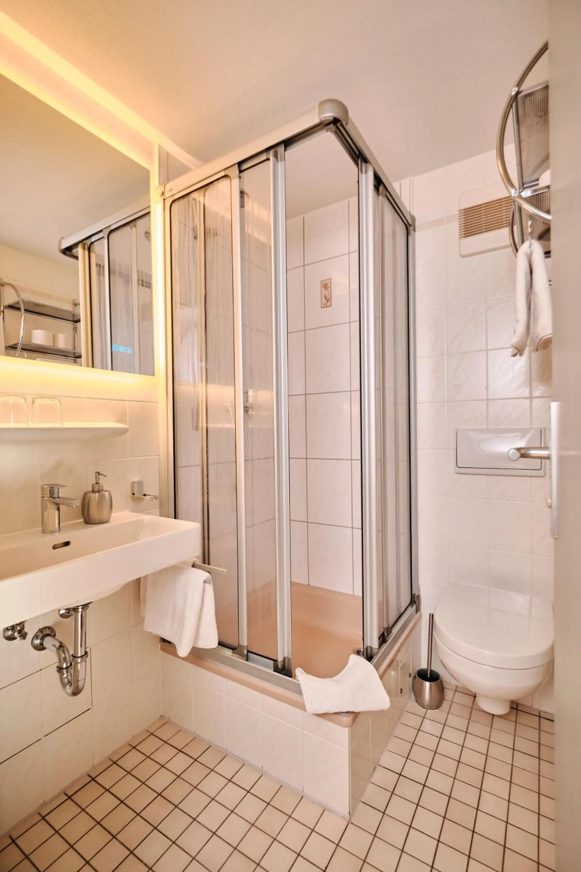 Bathroom in Karl - das City Hotel Konstanz