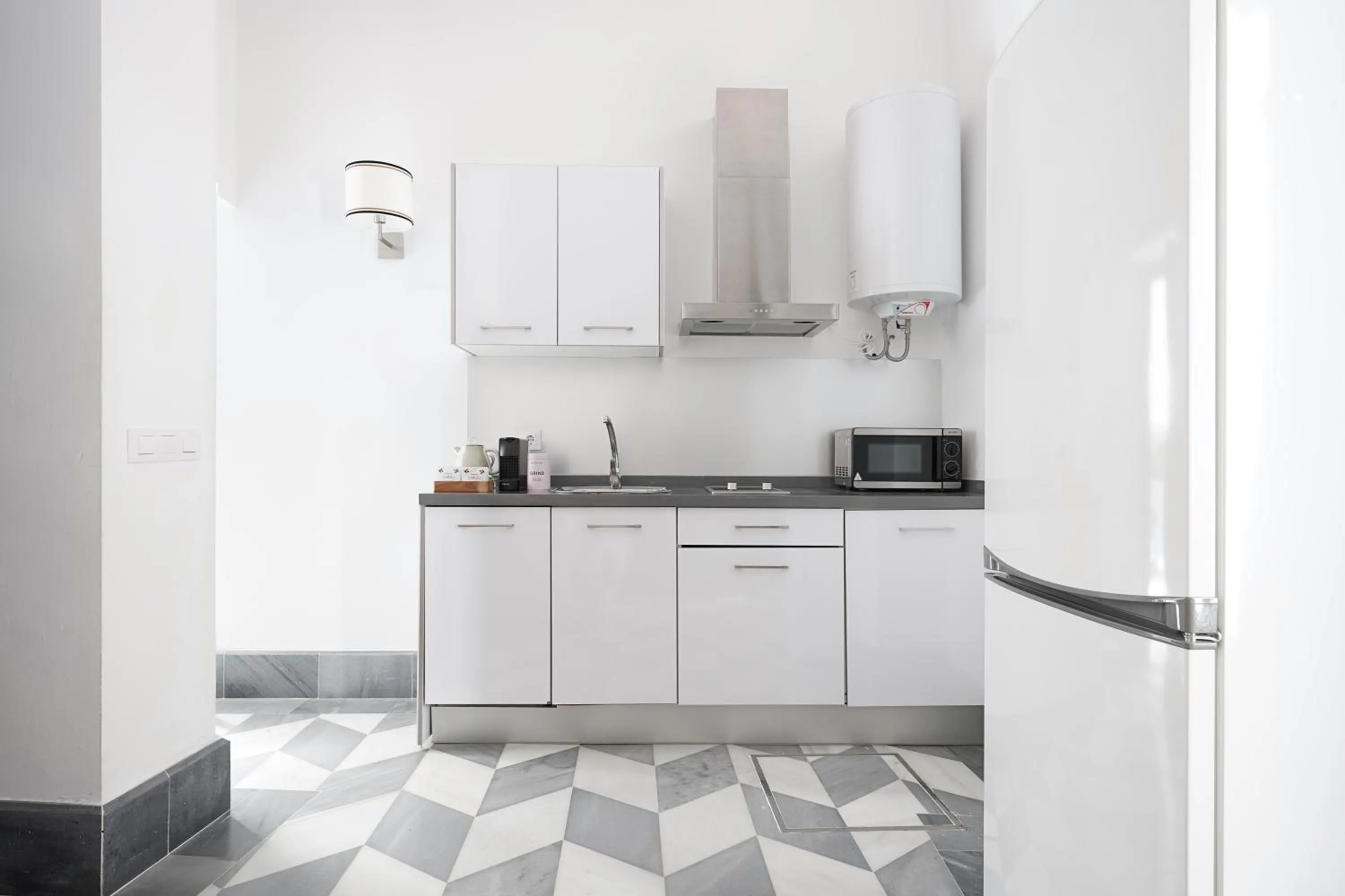 Kitchen or kitchenette in Numa Seville Alegre