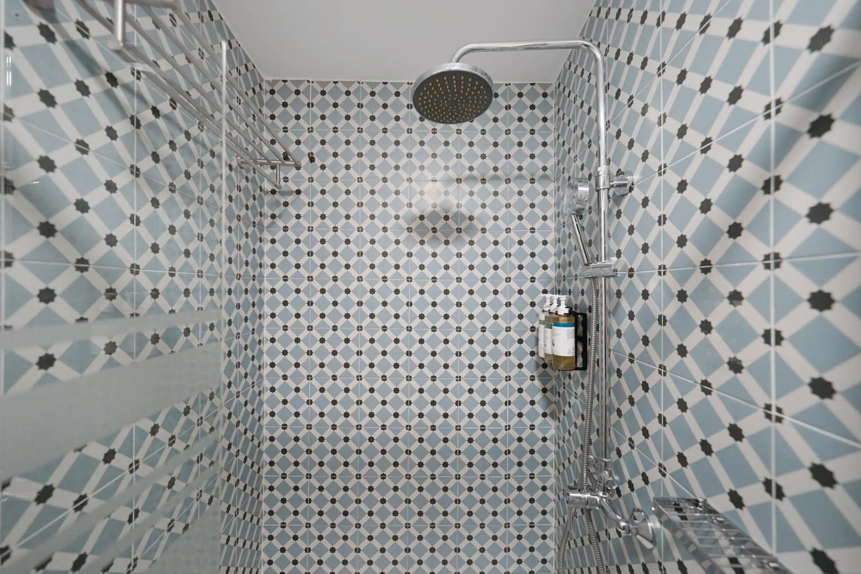 Bathroom in Numa Seville Alegre