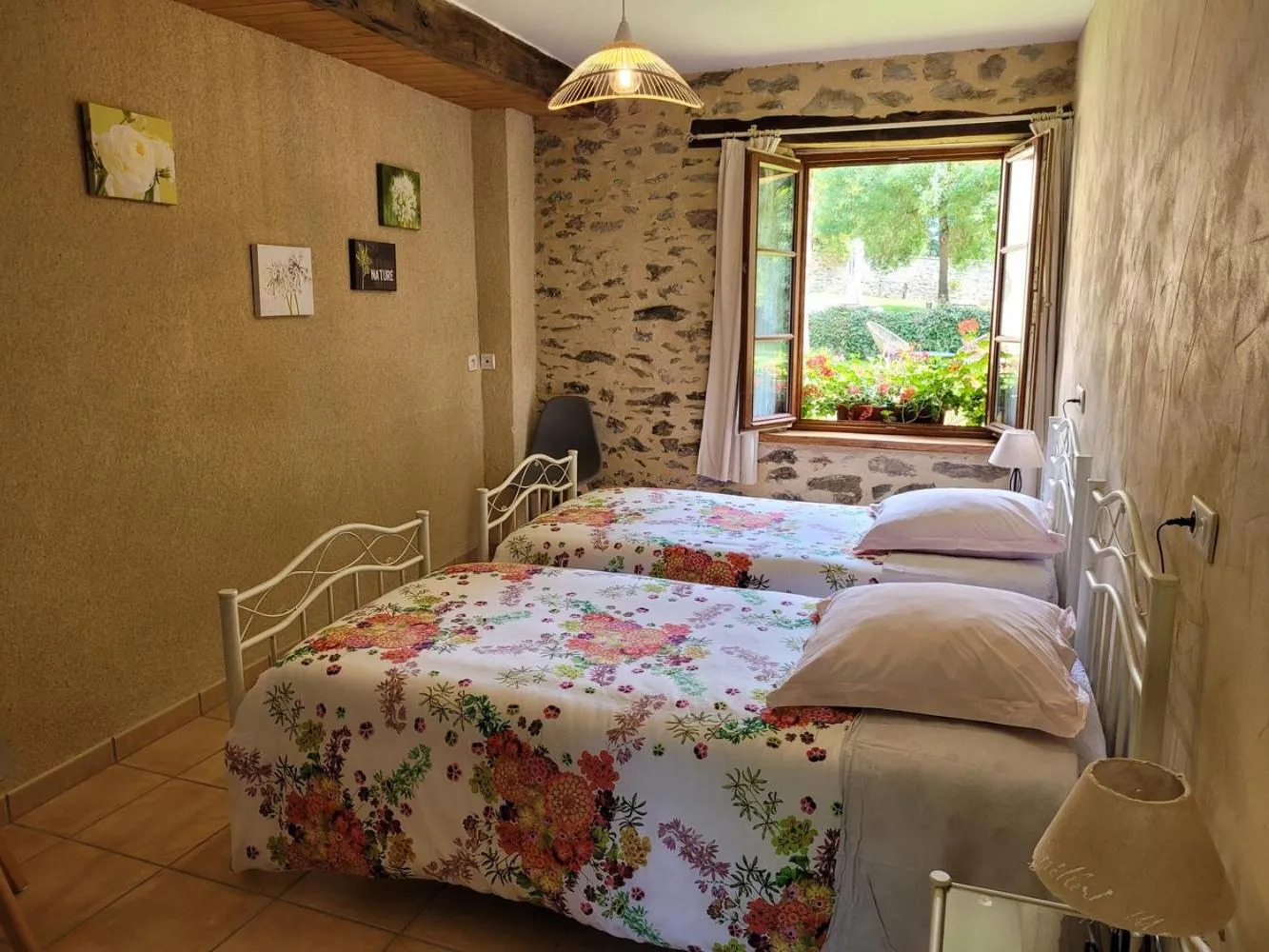 Bedroom, Bed in Le Moulin de Drapras