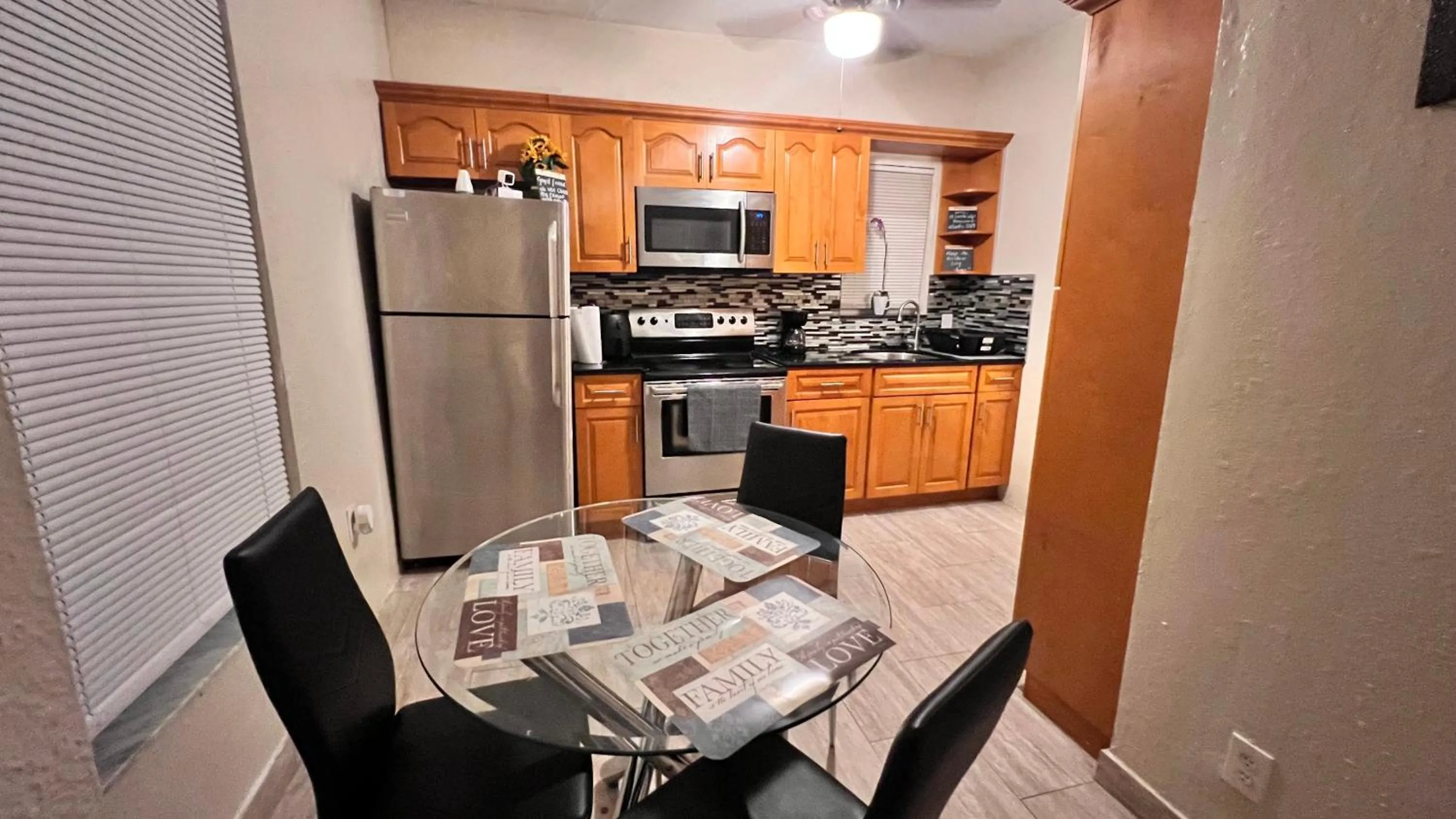 Kitchen or kitchenette in Graffiti Wynwood