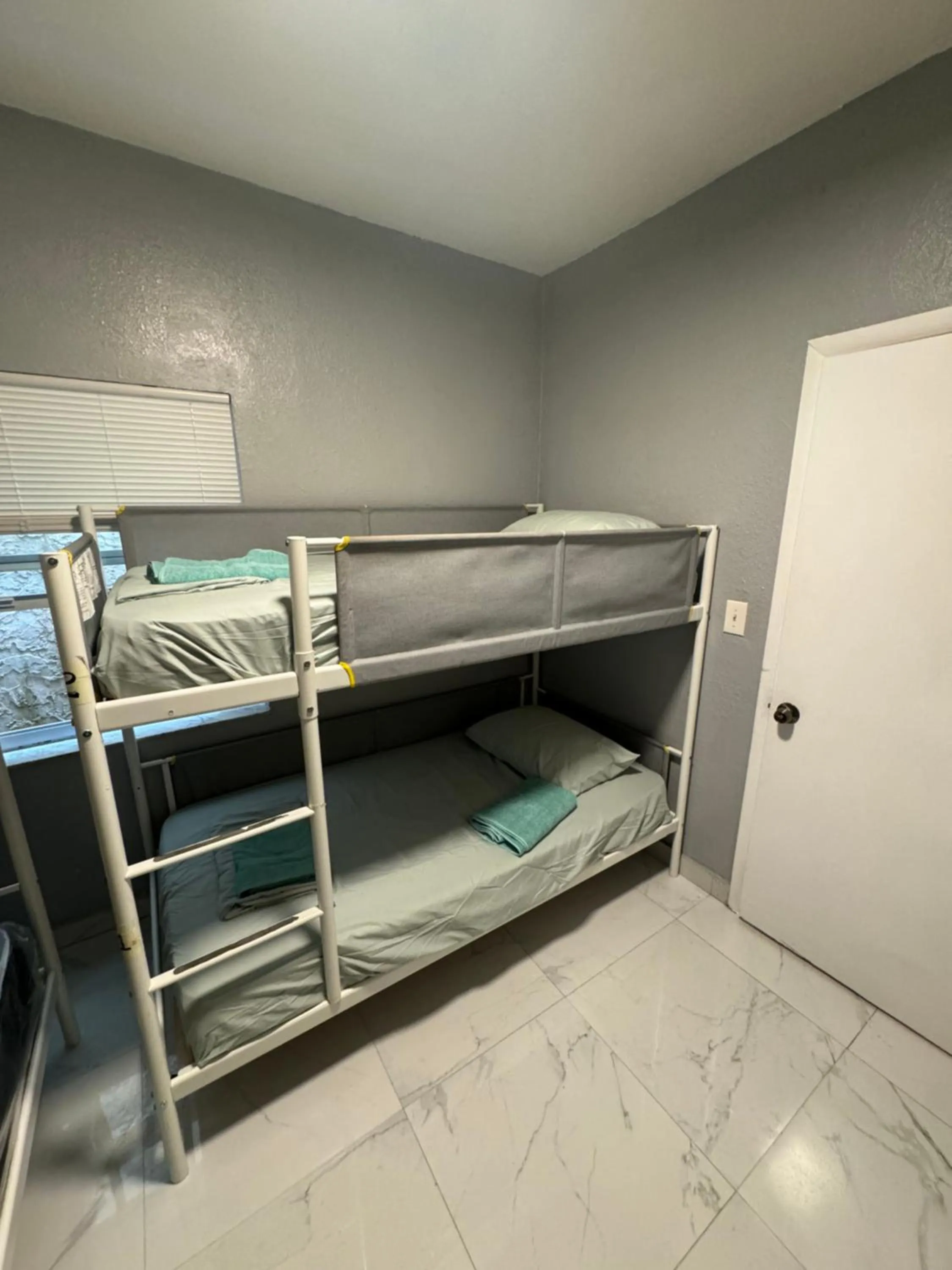 bunk bed in Graffiti Wynwood