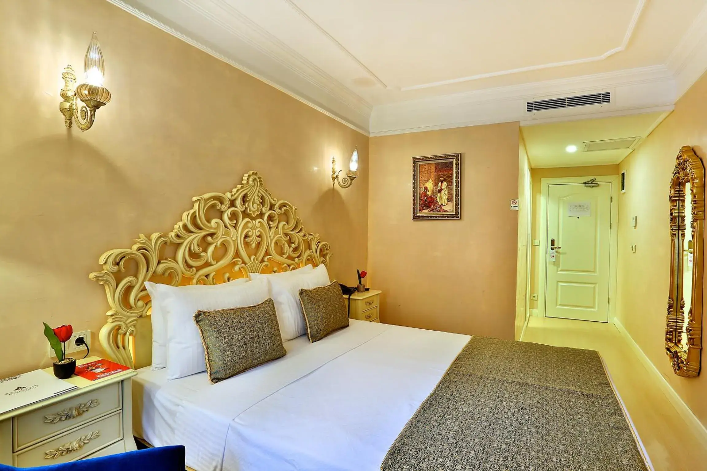 Superior Double or Twin Room in Edibe Sultan Hotel Superior Double or Twin Room in Edibe Sultan Hotel