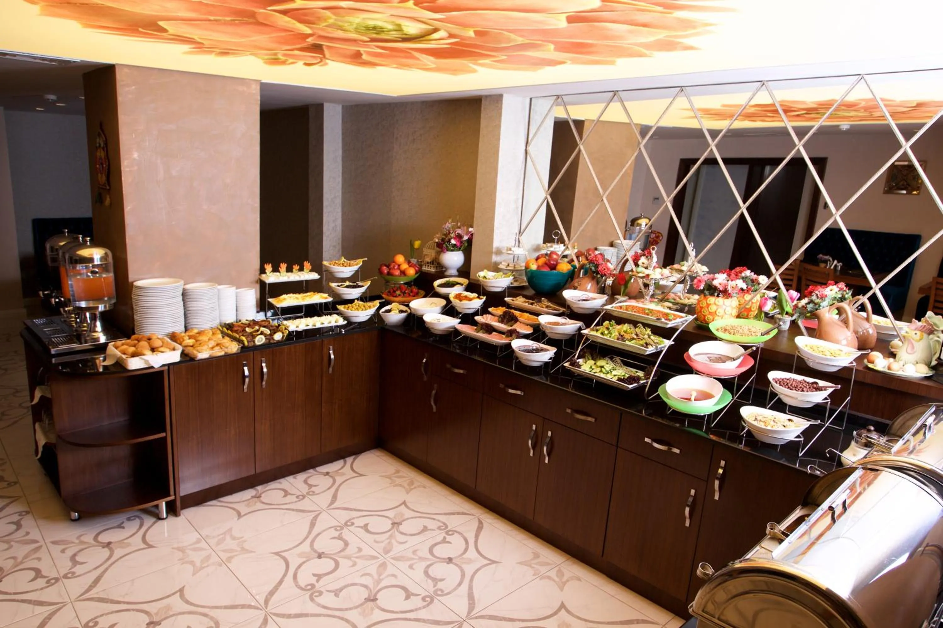 Restaurant/places to eat in Edibe Sultan Hotel