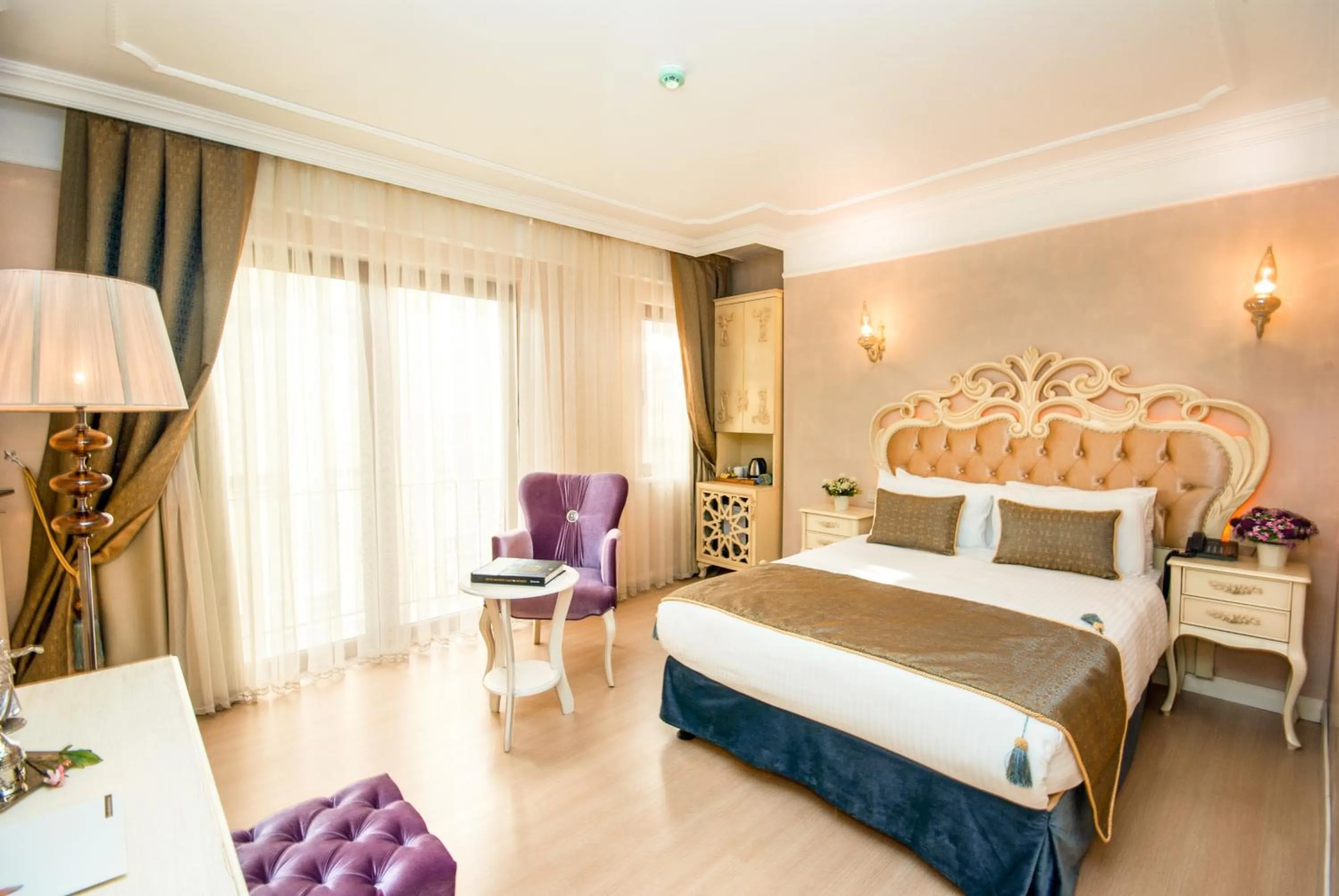 Day, Bed in Edibe Sultan Hotel
