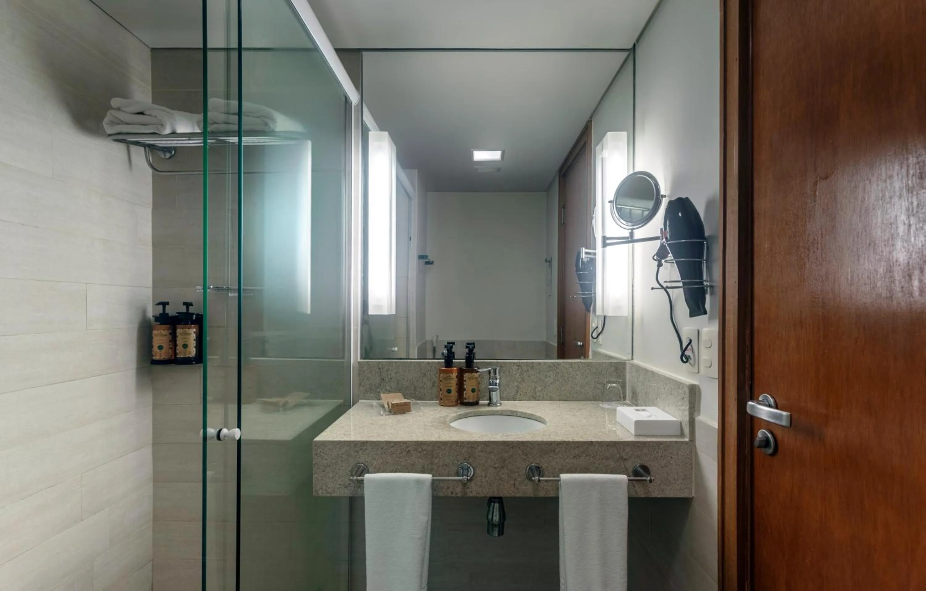 Bathroom in Mercure Salvador Rio Vermelho