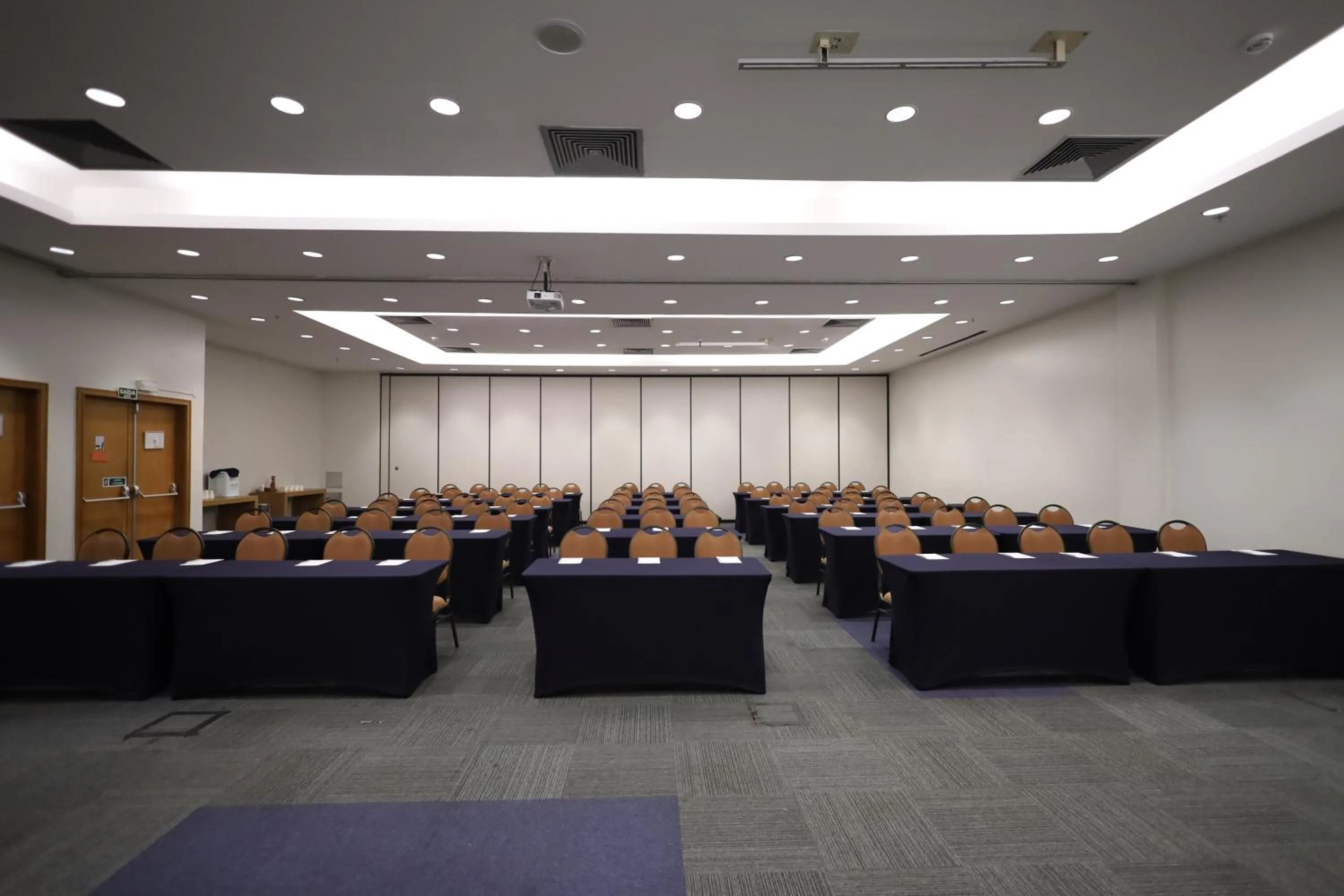 Meeting/conference room in Mercure Salvador Rio Vermelho
