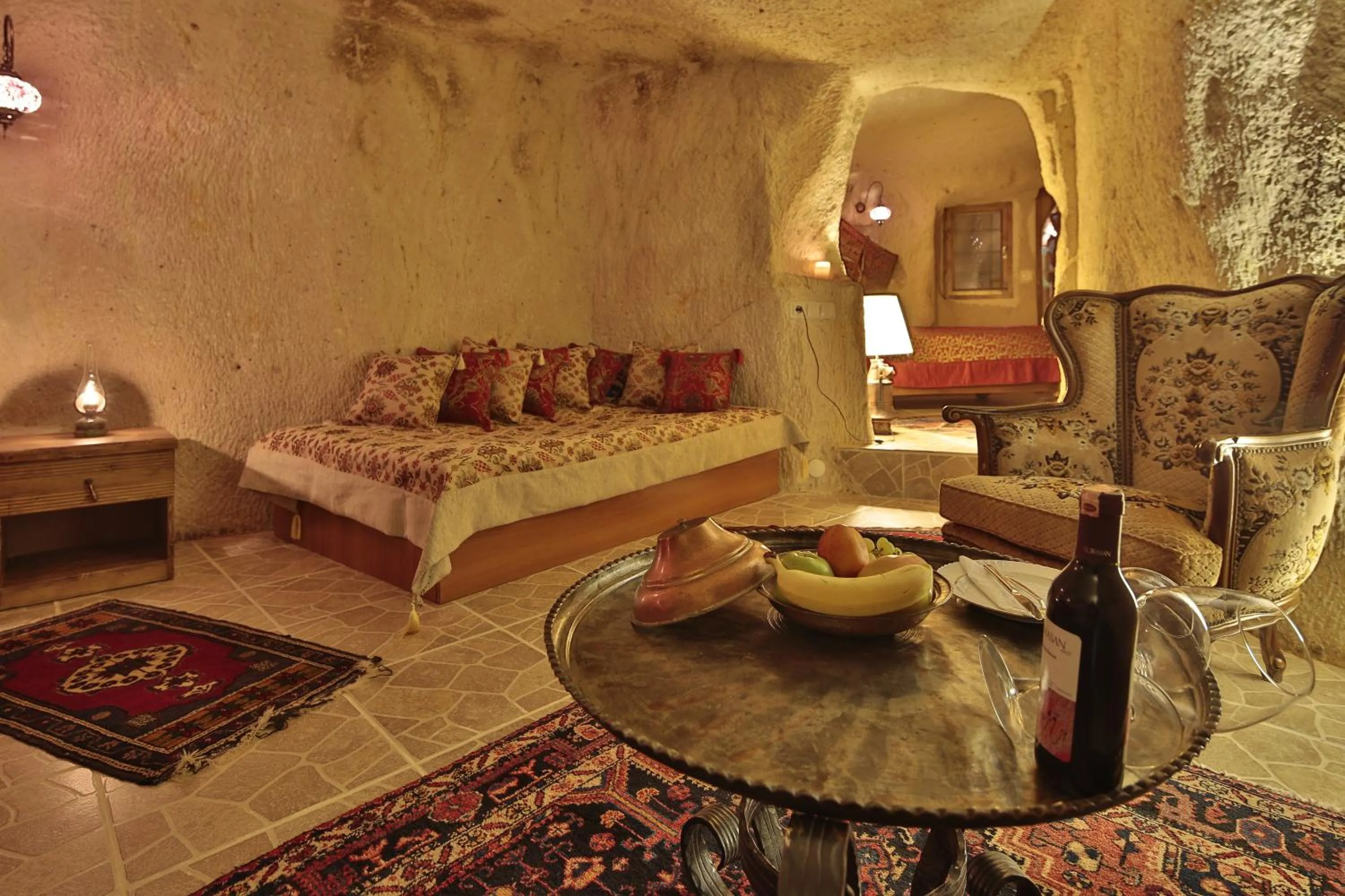 Photo of the whole room, Bed in Turkish Cave House