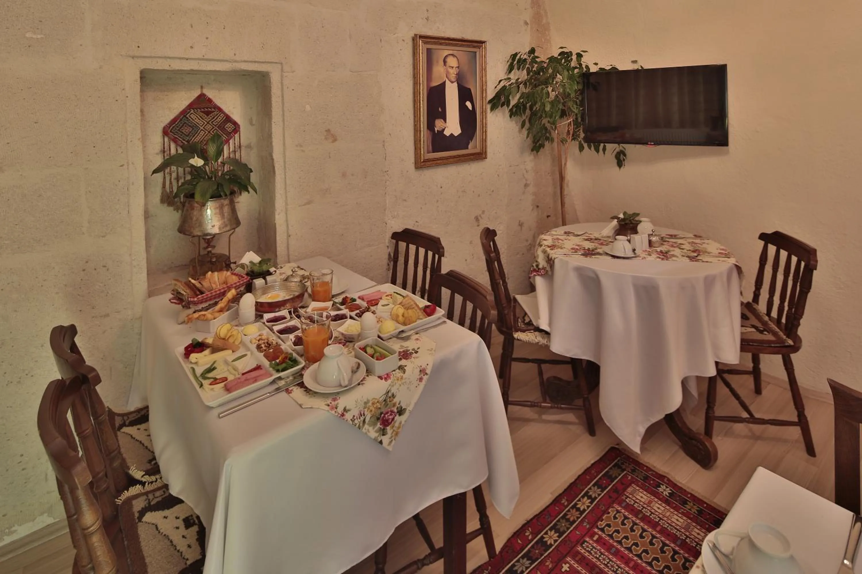 Restaurant/places to eat in Turkish Cave House