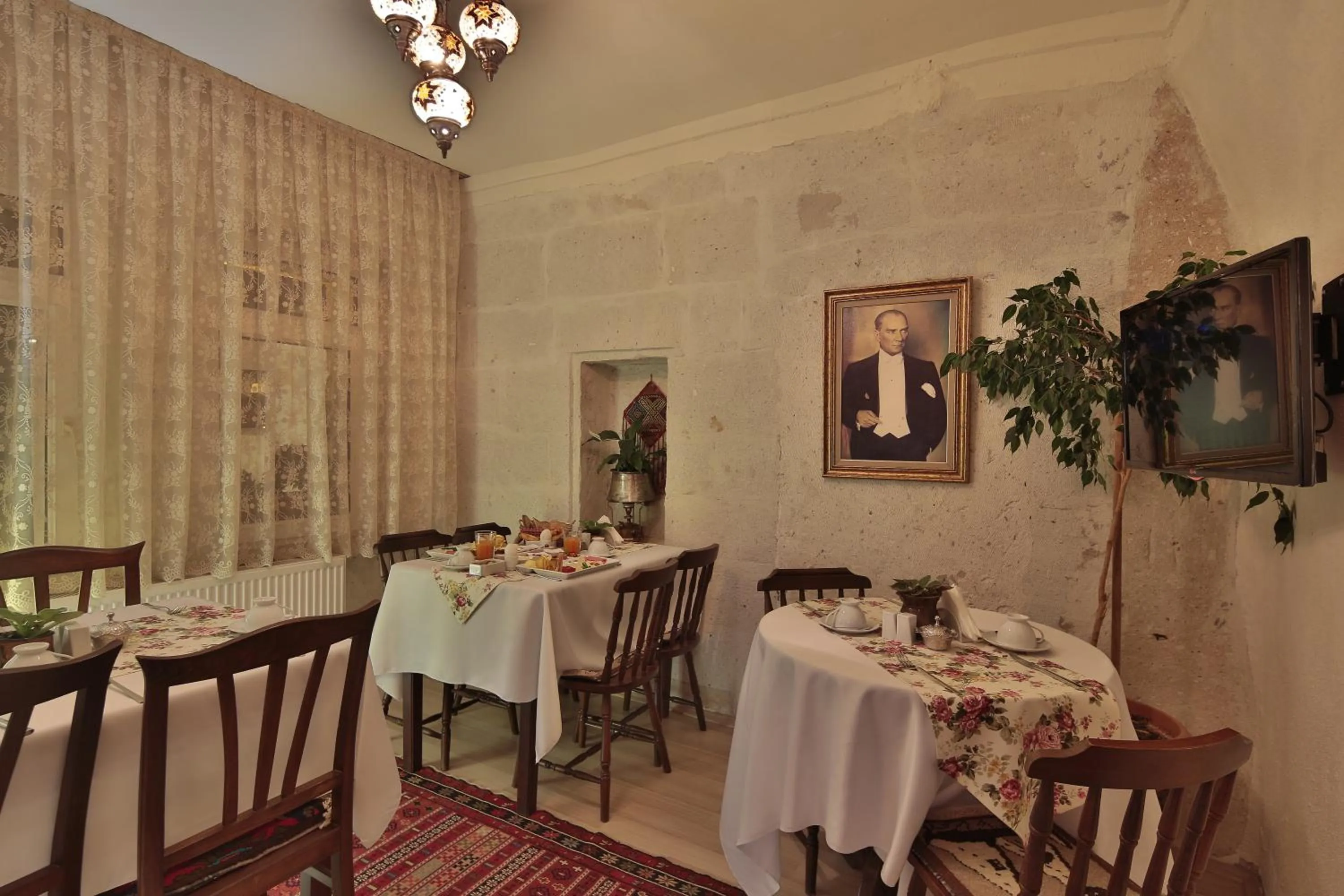 Restaurant/places to eat in Turkish Cave House