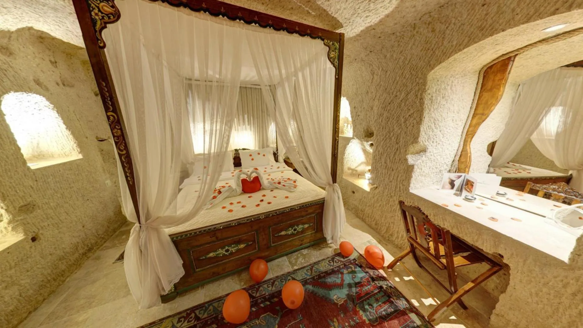 Photo of the whole room, Bed in Turkish Cave House