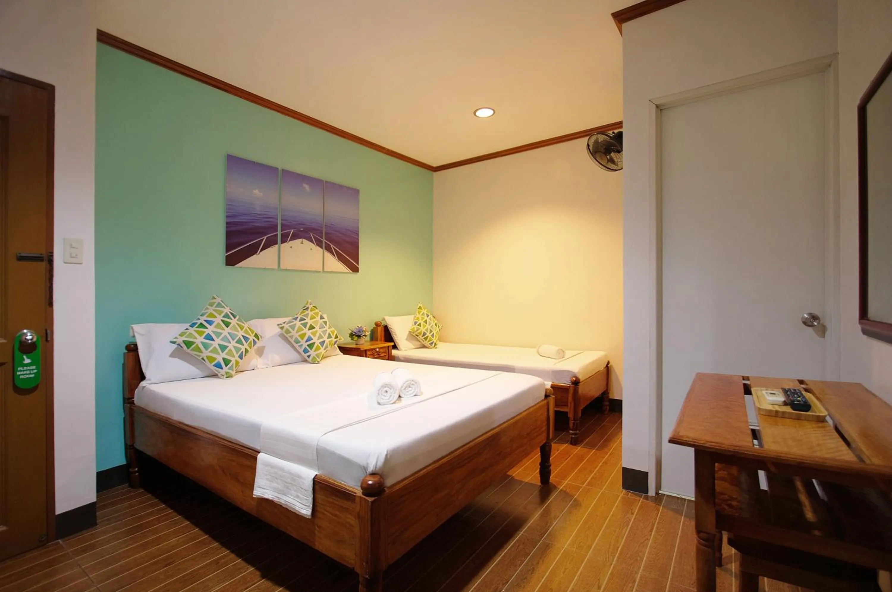 Bedroom, Bed in ISLANDS VIEW INN