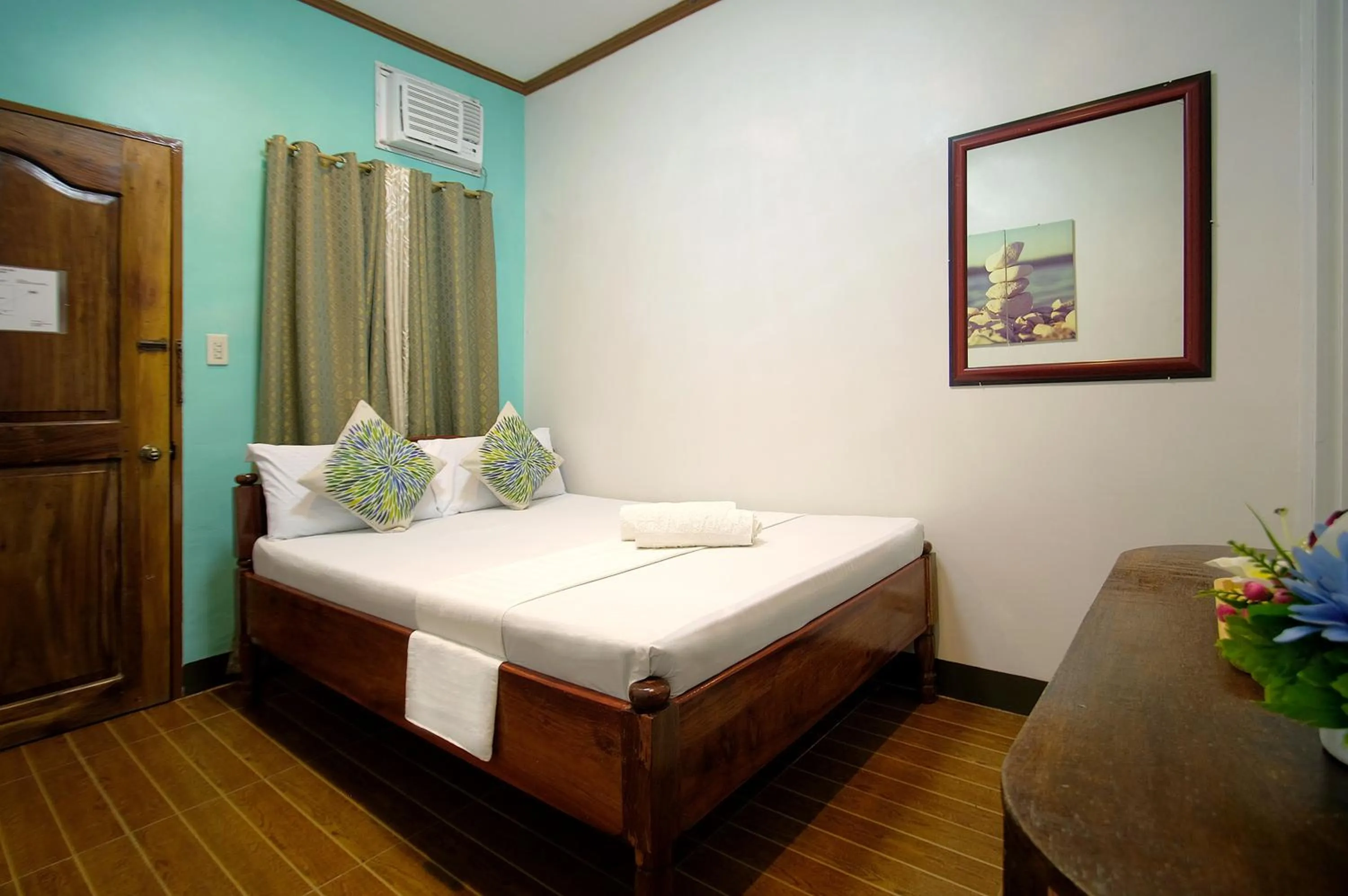 Bedroom, Bed in ISLANDS VIEW INN