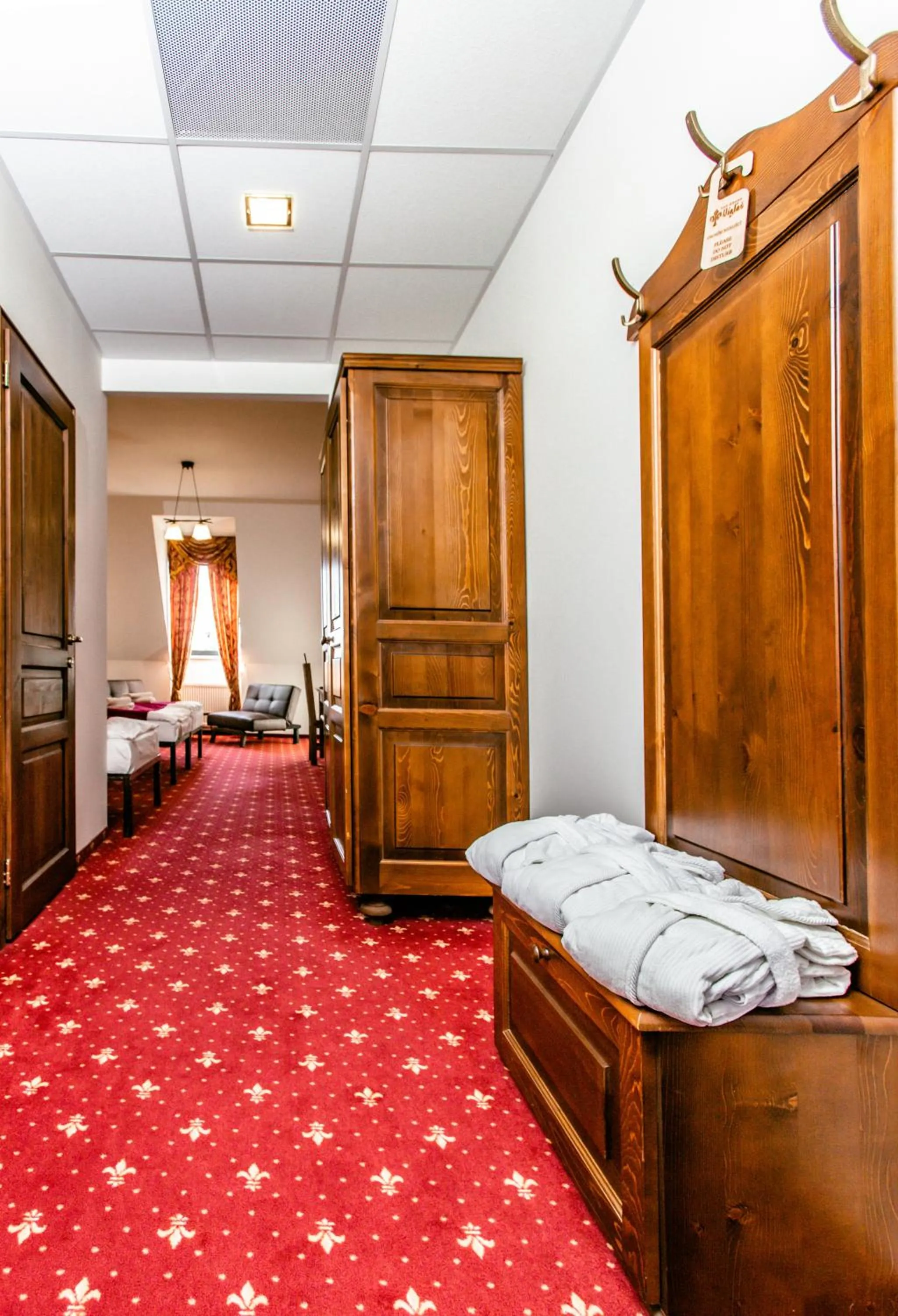 wardrobe, Bed in Hotel Grand Vígľaš