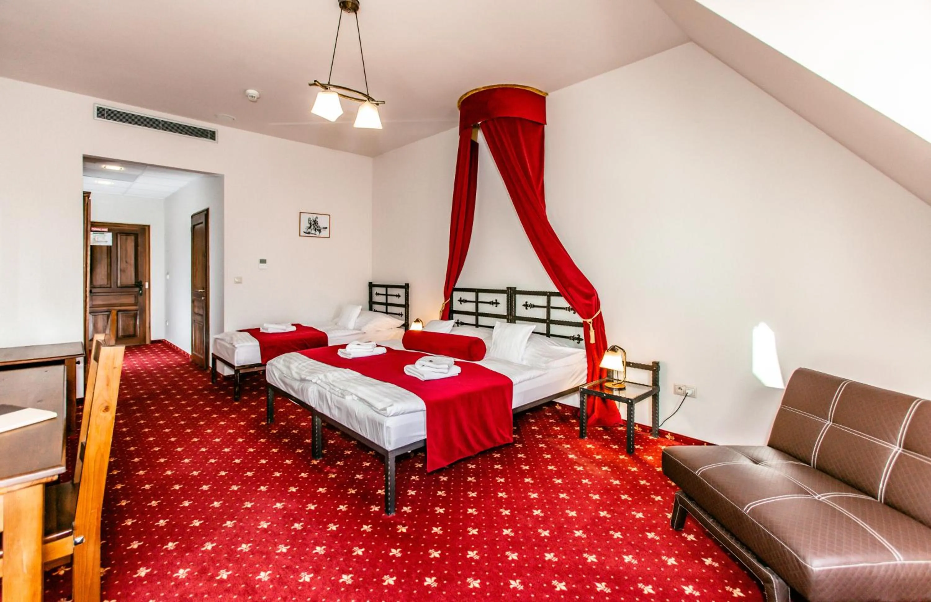 Photo of the whole room, Bed in Hotel Grand Vígľaš