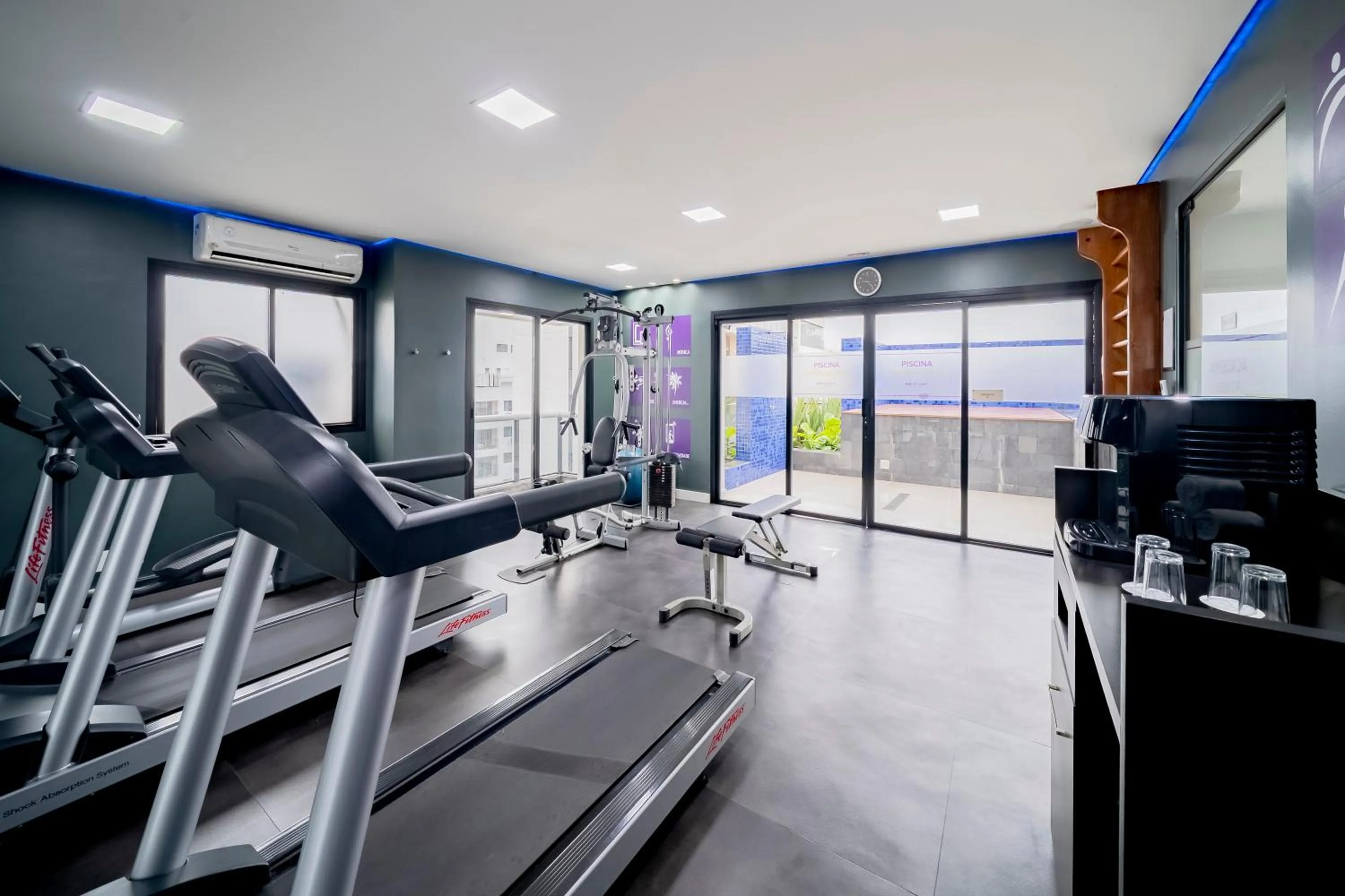 Swimming pool in Mercure Sao Paulo Pamplona