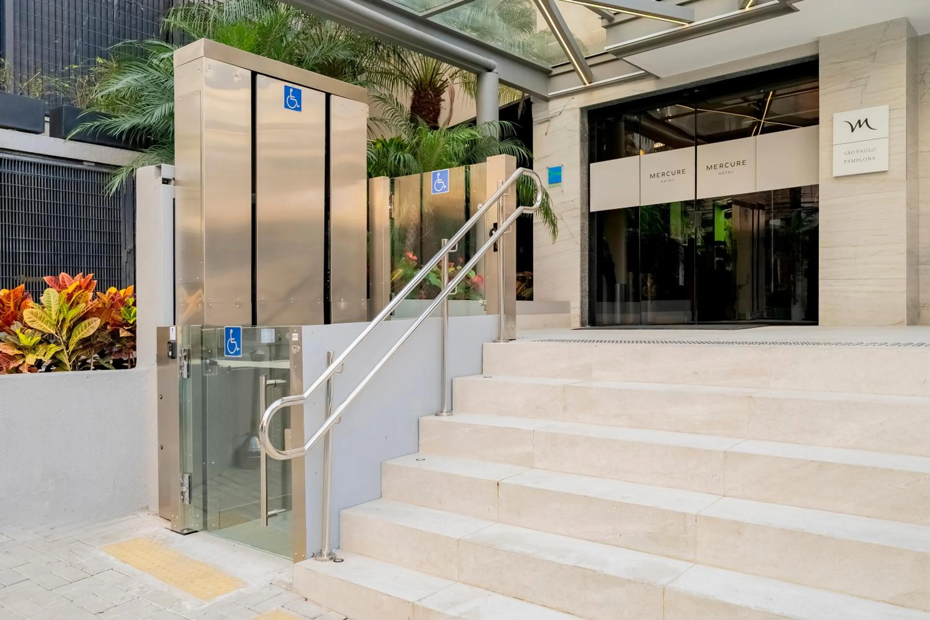 Property building in Mercure Sao Paulo Pamplona