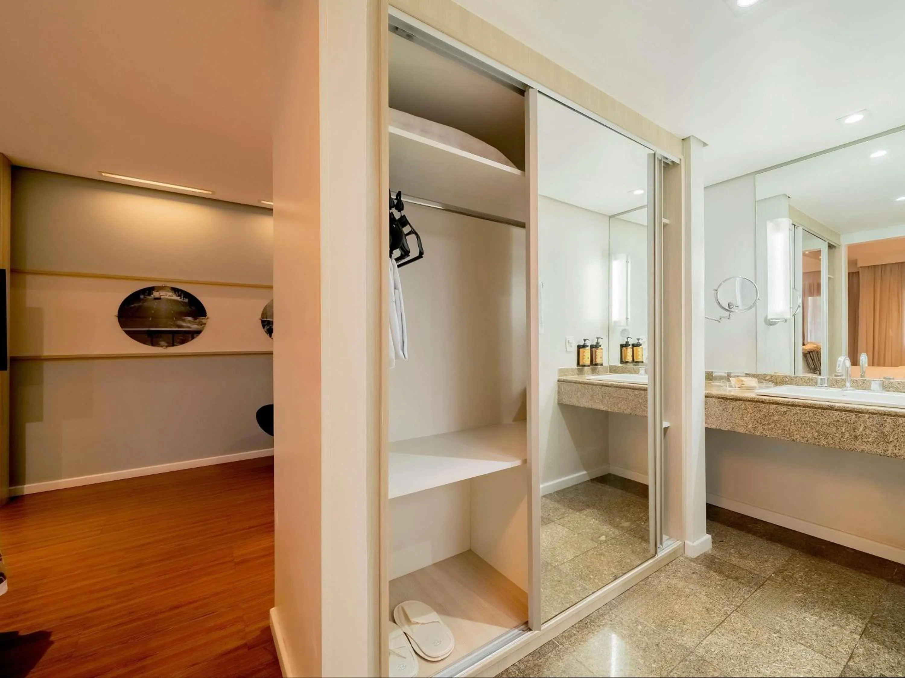 Bedroom in Mercure Sao Paulo Pamplona