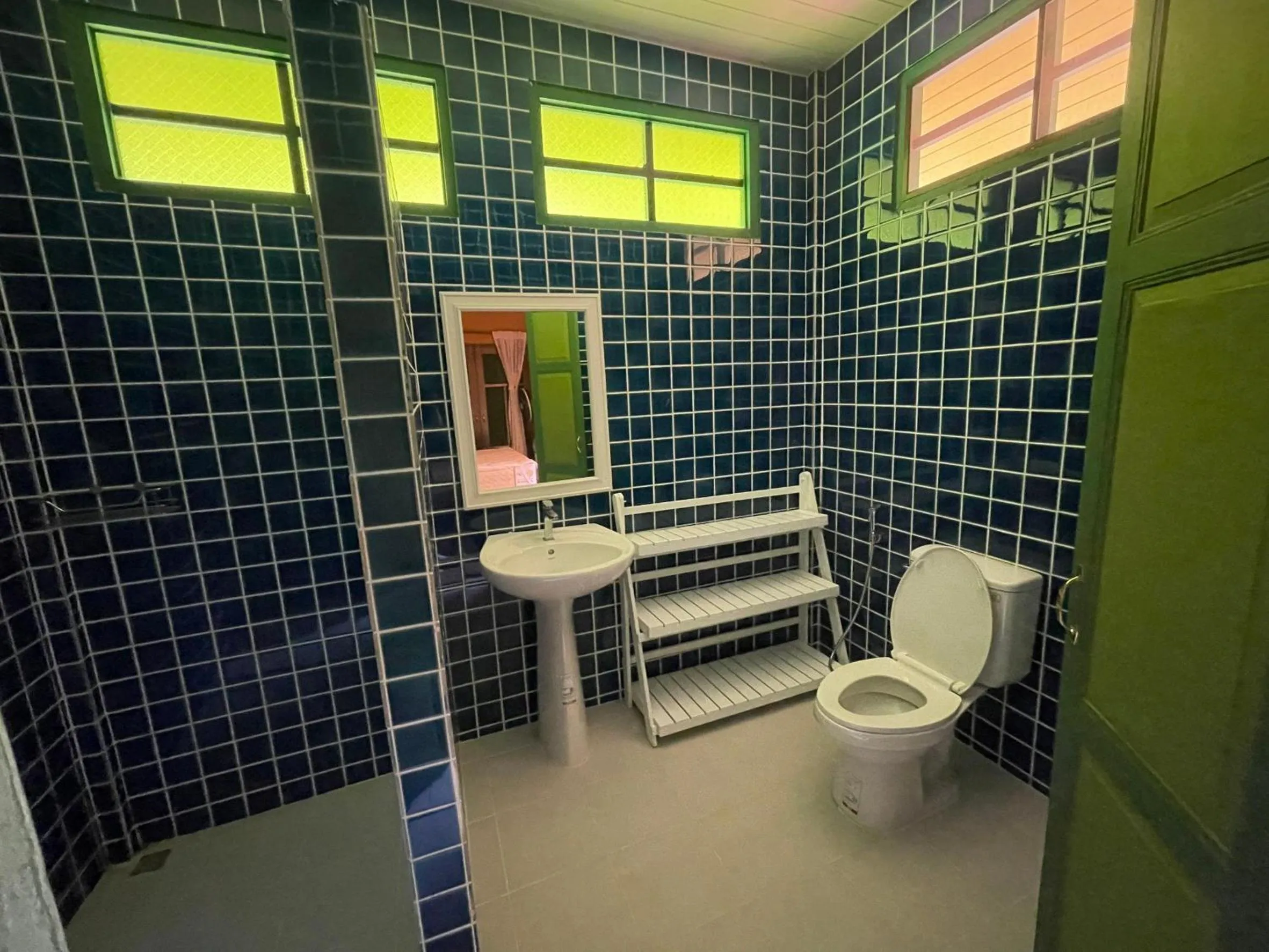 Shower in Phaluai Villa