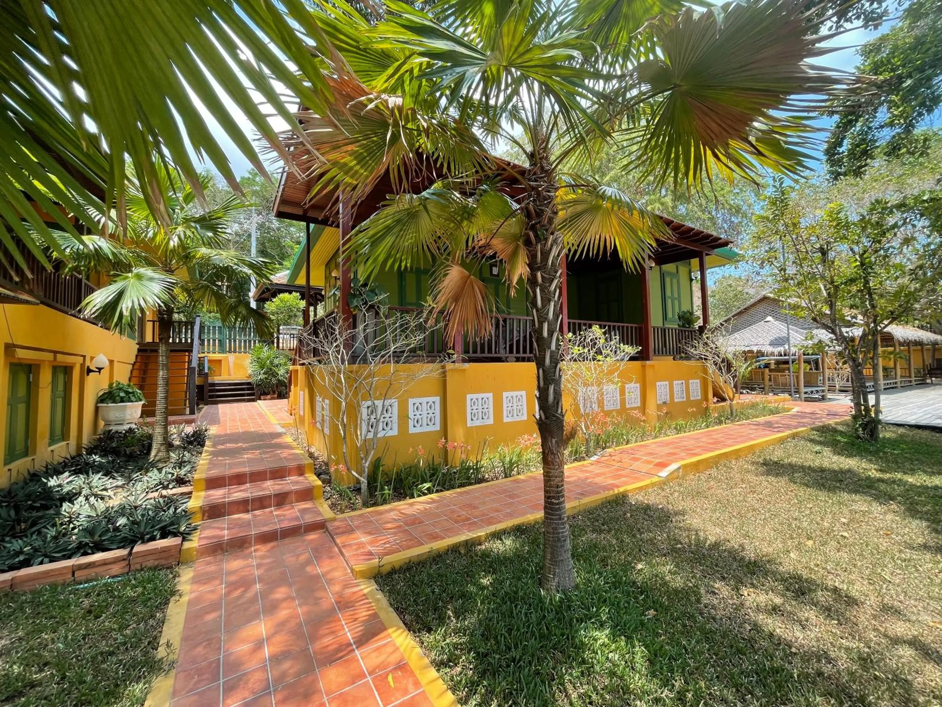 Inner courtyard view in Phaluai Villa
