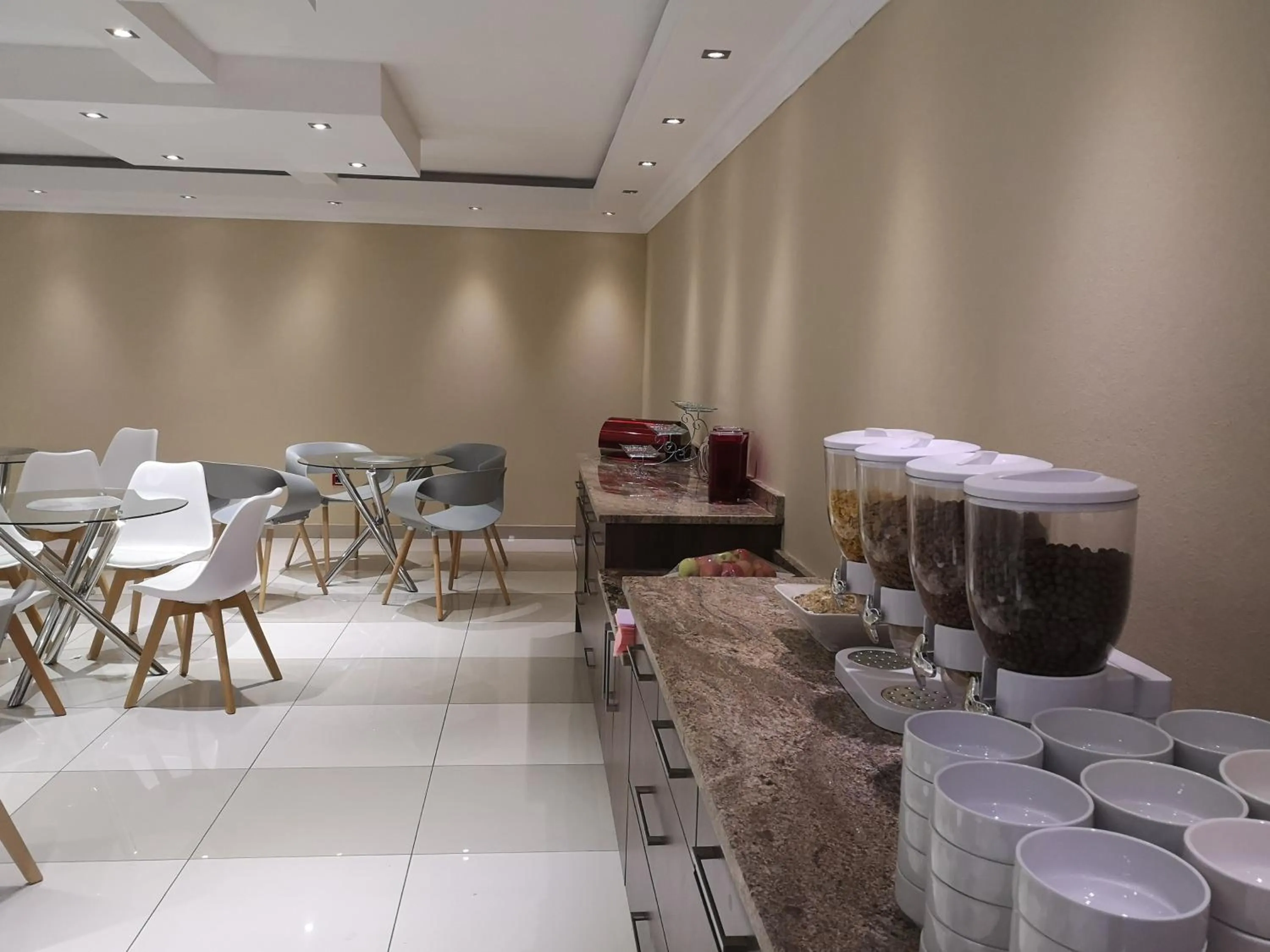 Breakfast in Eagle Nest Luxury Accommodation