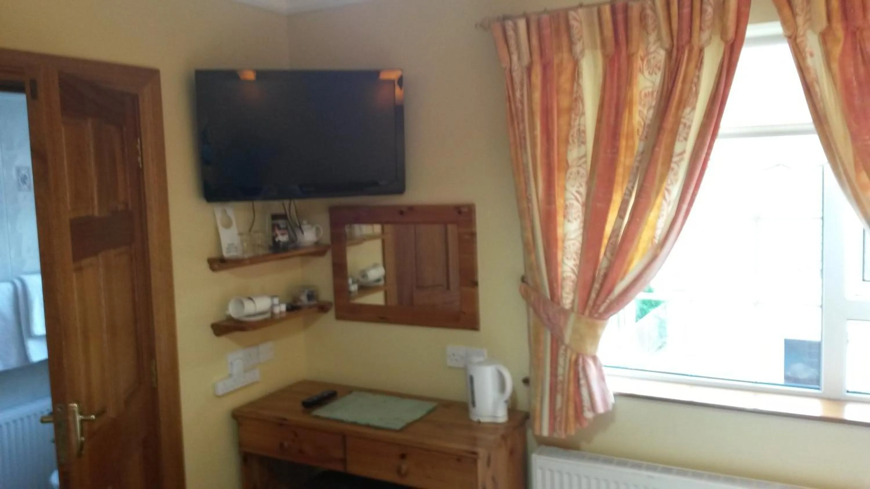 TV and multimedia in Ballyraine Guesthouse