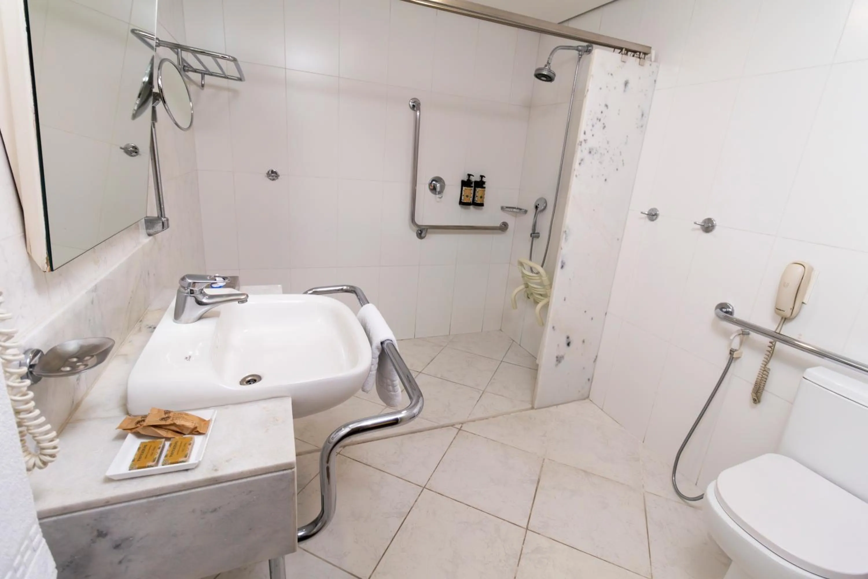 Bath in Hotel Nacional Inn Jaragua Sao Paulo