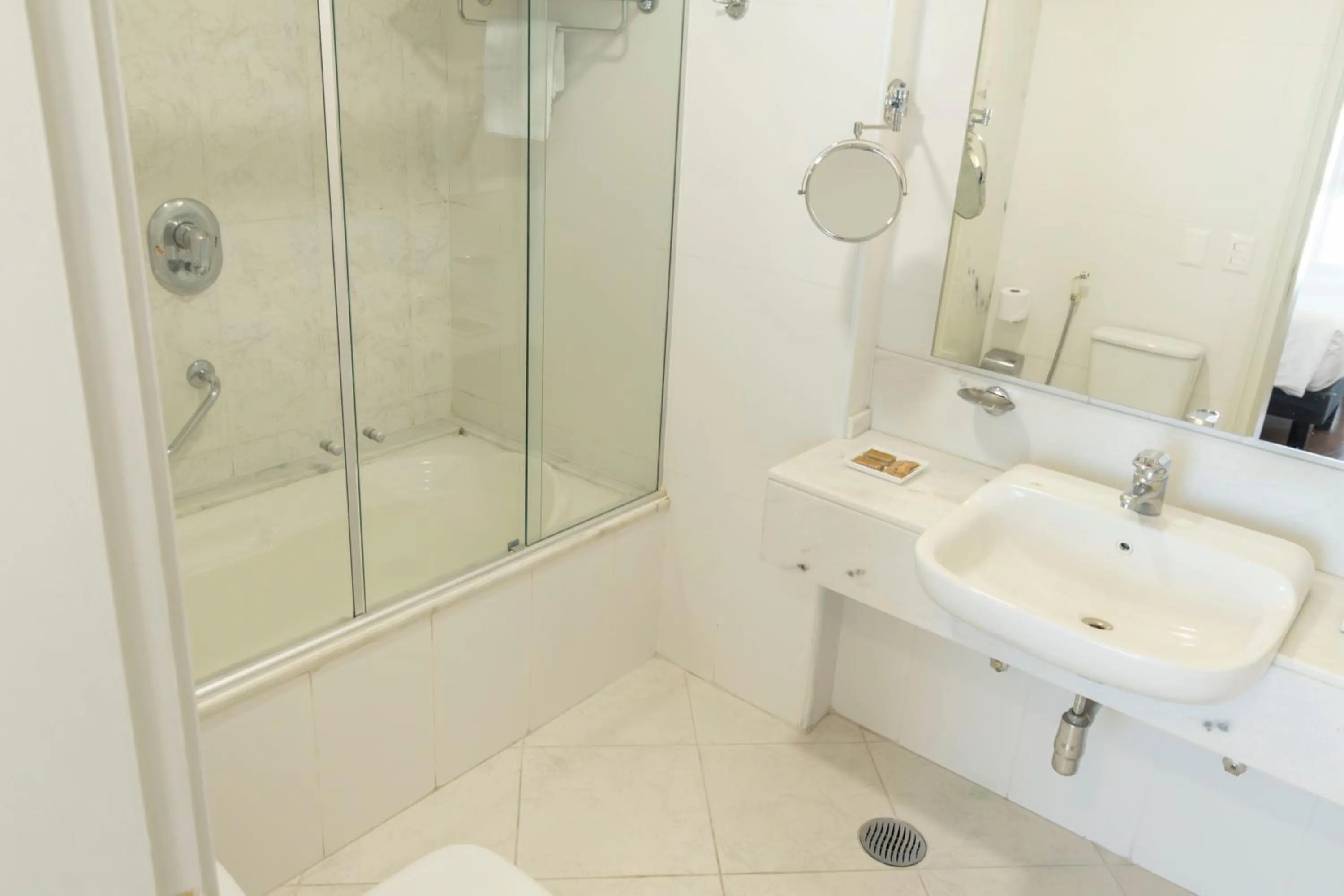 Toilet in Hotel Nacional Inn Jaragua Sao Paulo