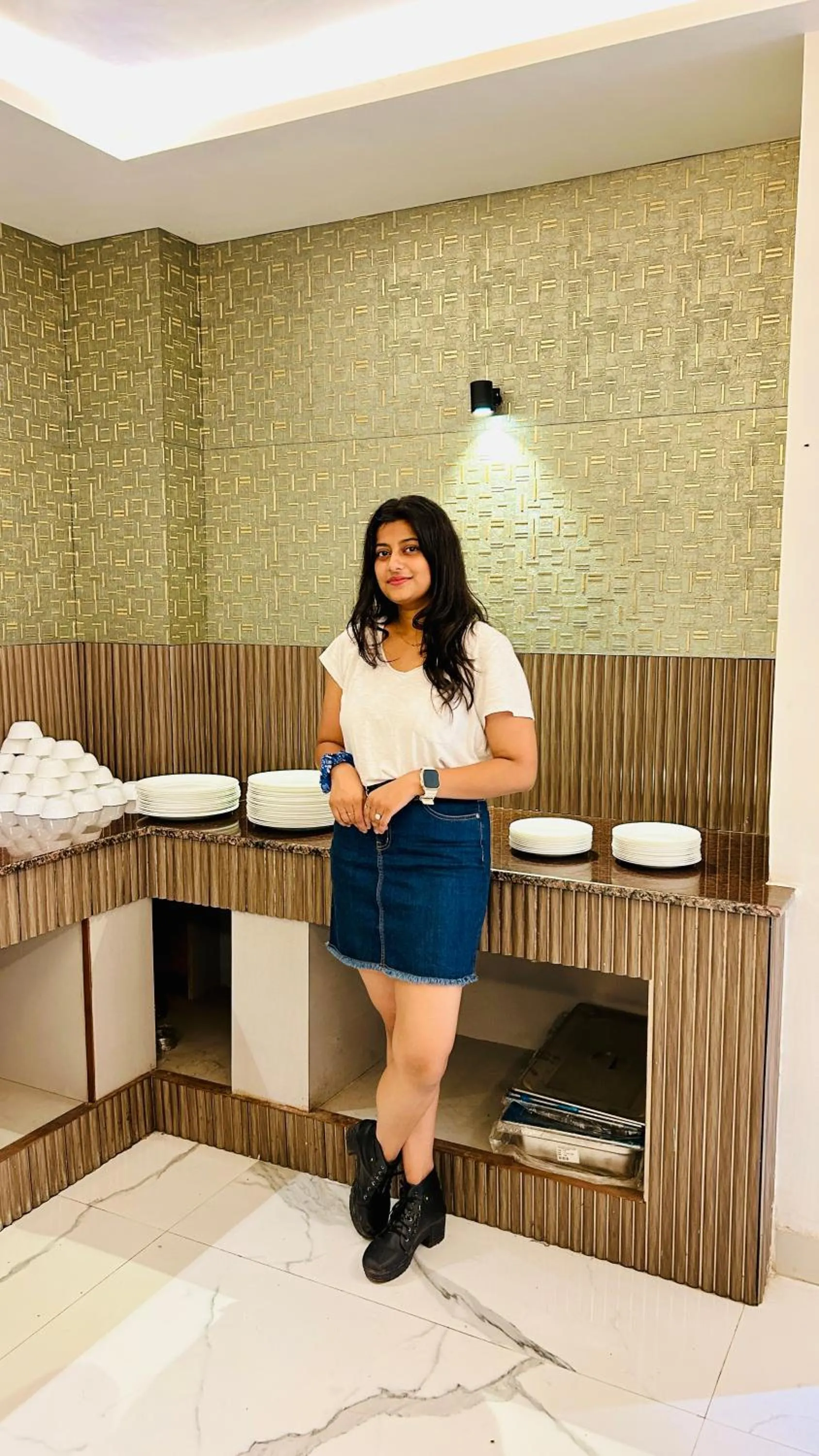 Restaurant/places to eat in Raksha Suites & Banquet Greater Noida