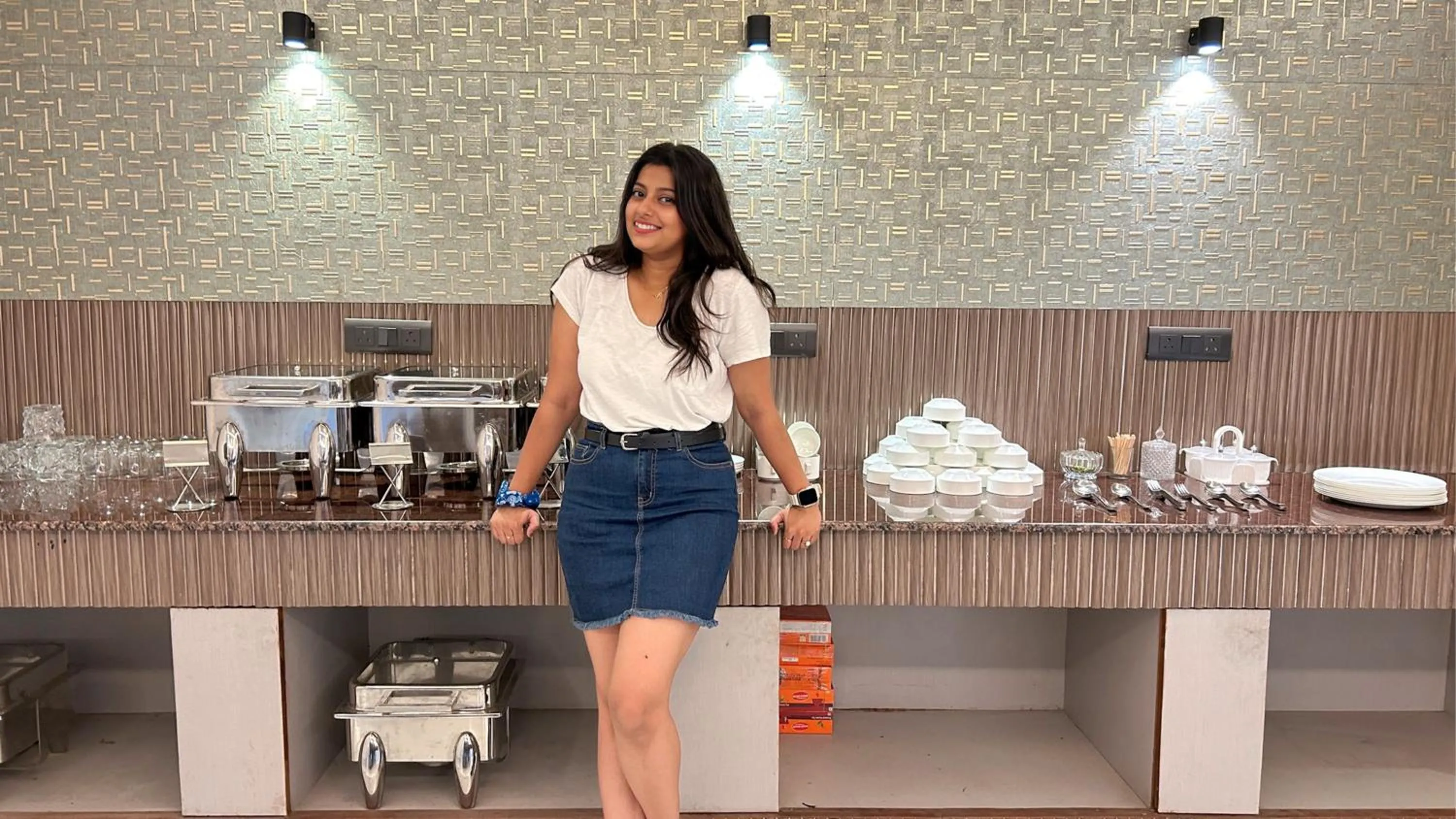 Restaurant/places to eat in Raksha Suites & Banquet Greater Noida