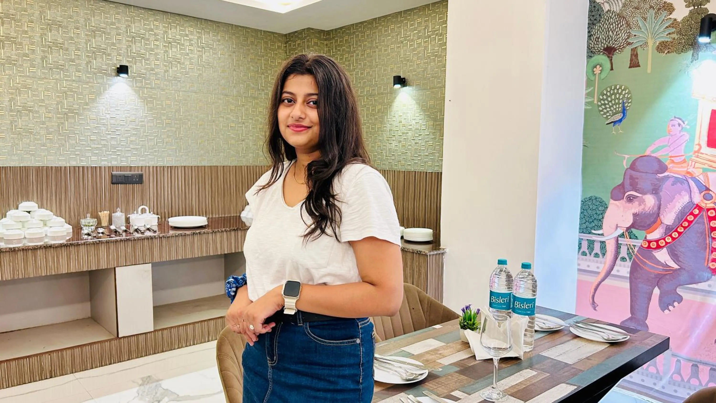 Restaurant/places to eat in Raksha Suites & Banquet Greater Noida