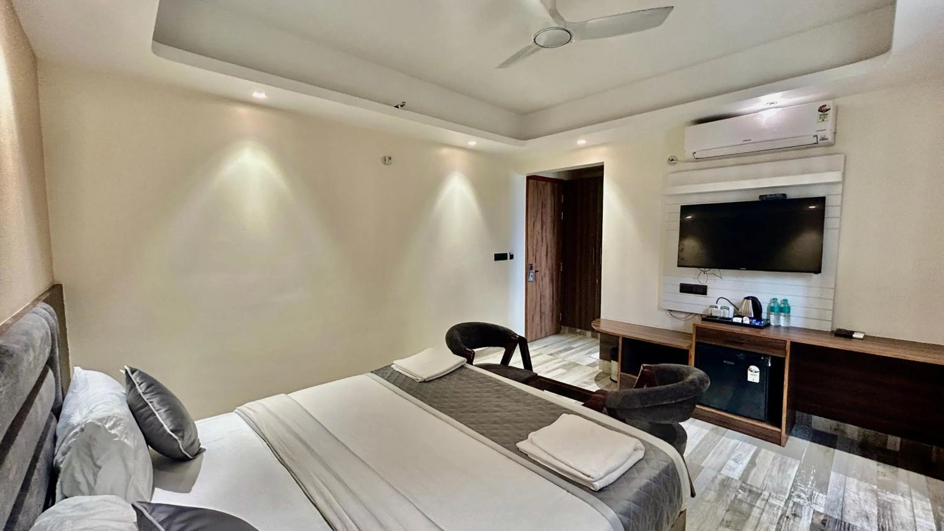 Bed in Raksha Suites & Banquet Greater Noida
