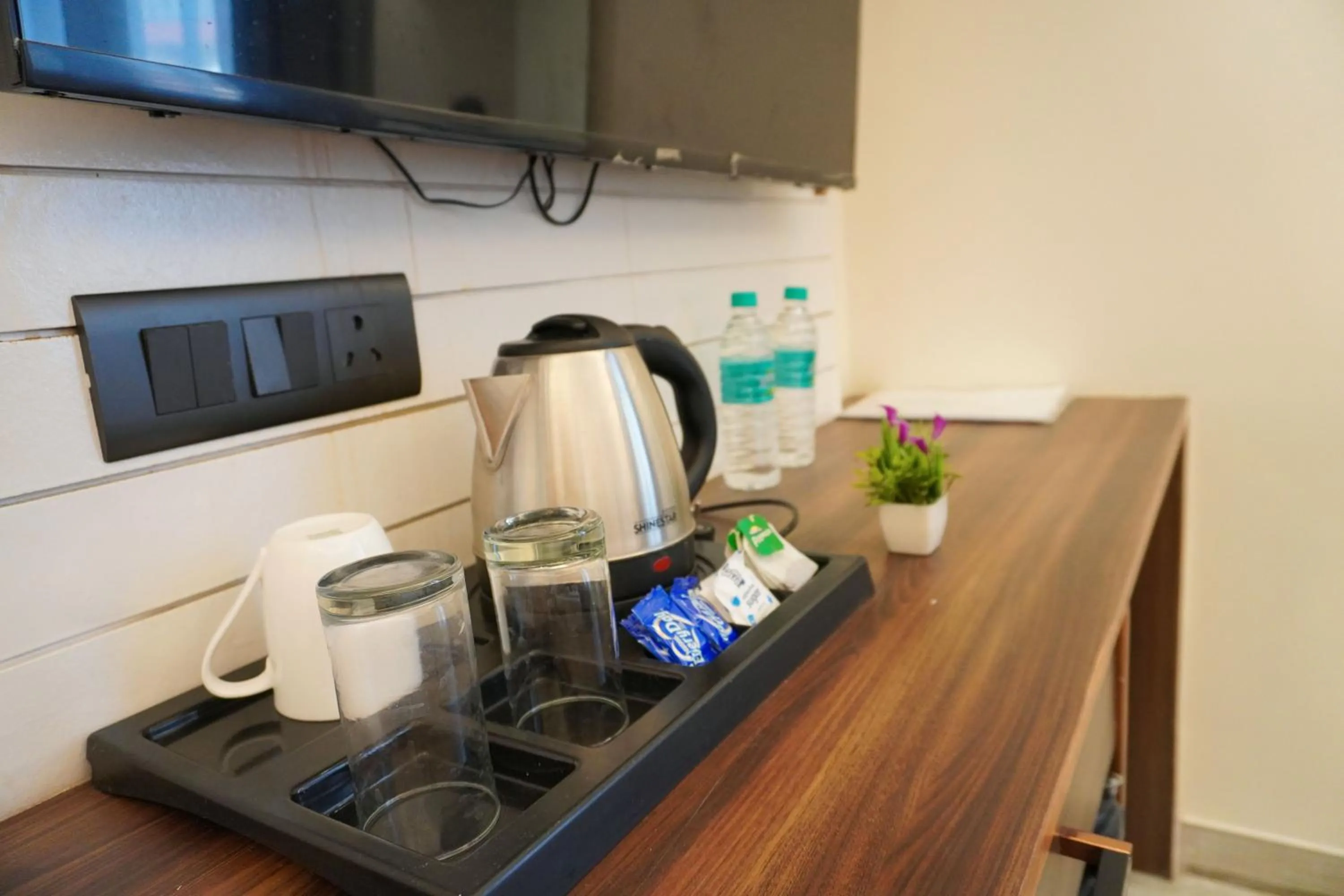 Coffee/tea facilities in Raksha Suites & Banquet Greater Noida