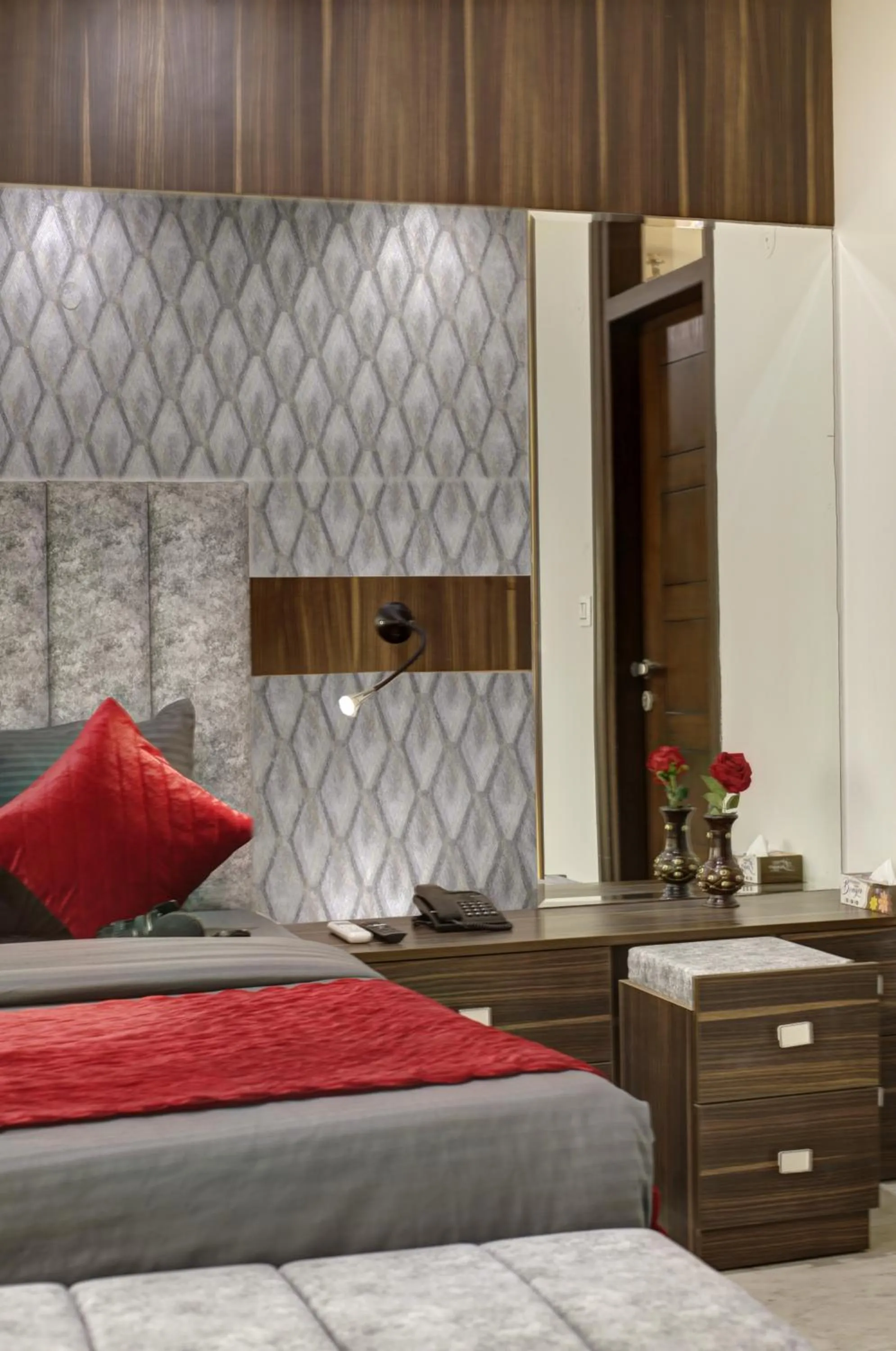 Bed in SONESTA LUXURY APARTMENT