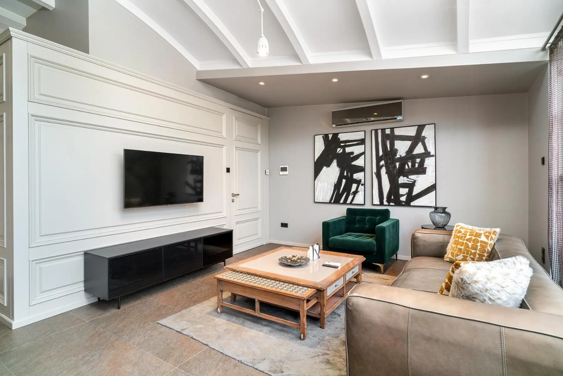 TV and multimedia in RA Apartments