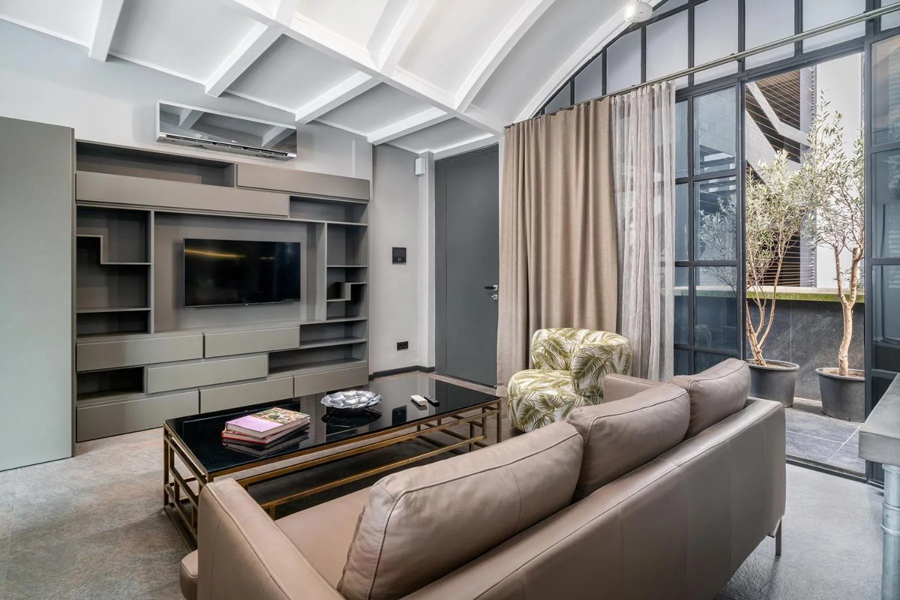 TV and multimedia in RA Apartments