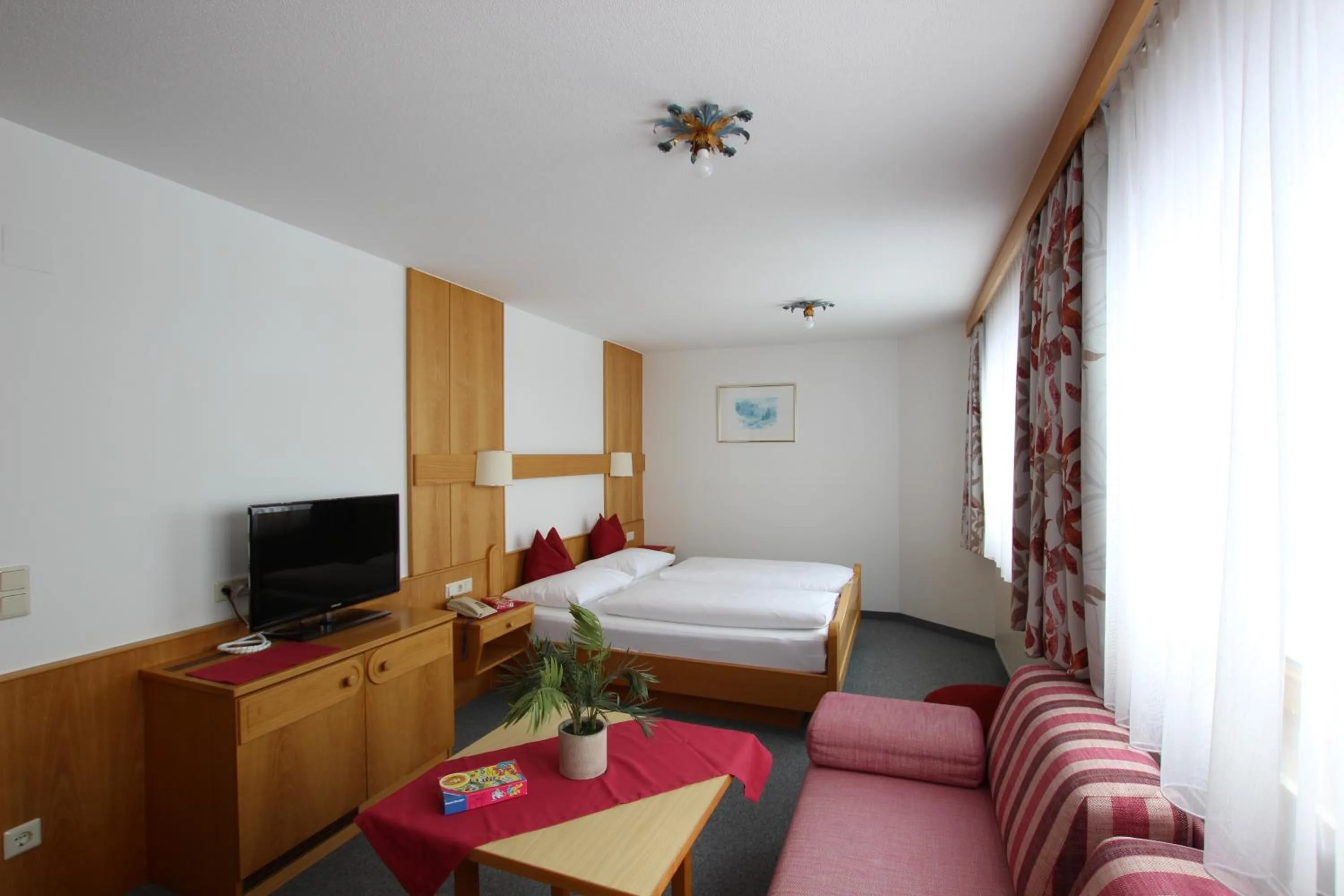 Photo of the whole room, Bed in Hotel Garni Bel-Ami