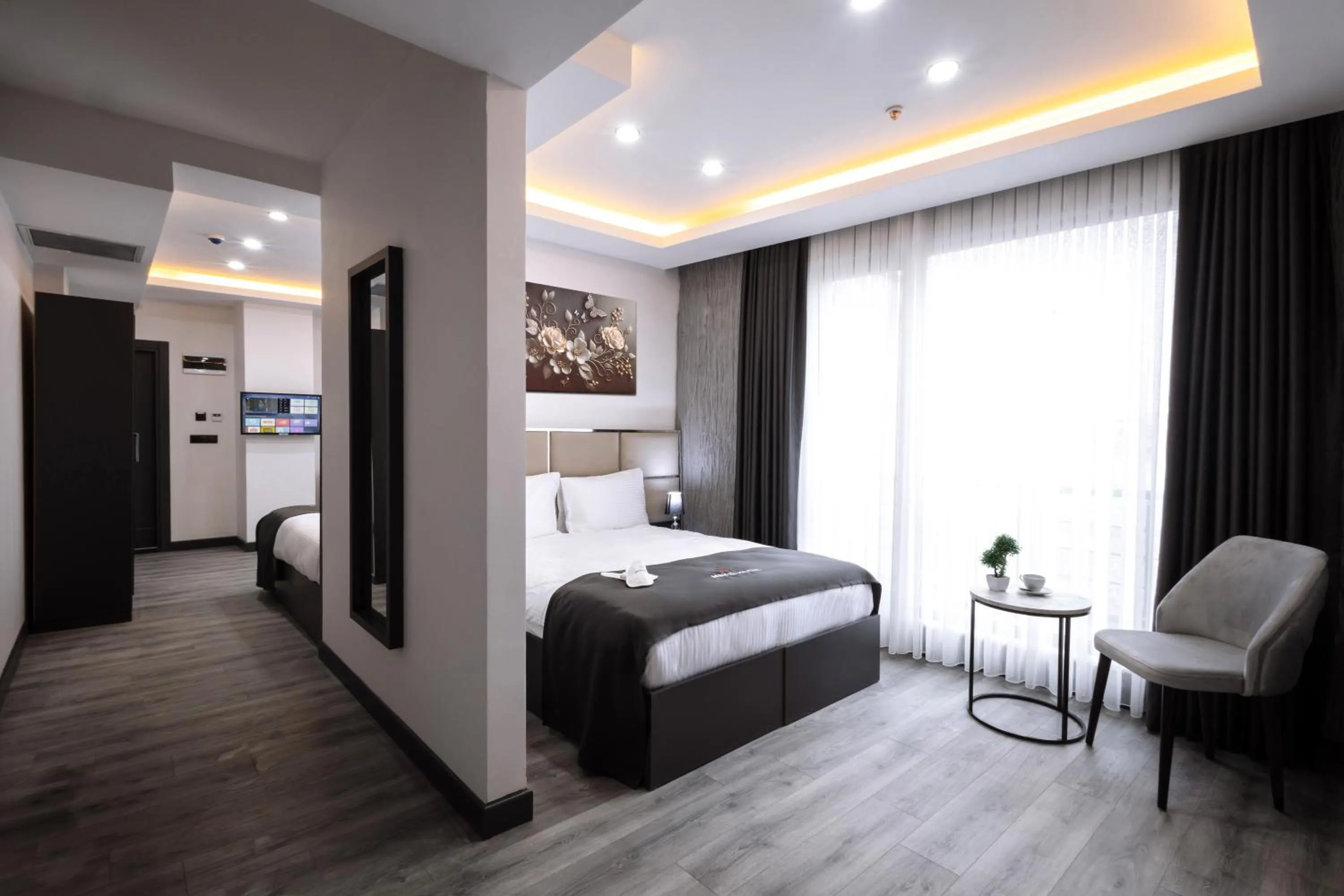 Photo of the whole room, Bed in Meyzi Hotel