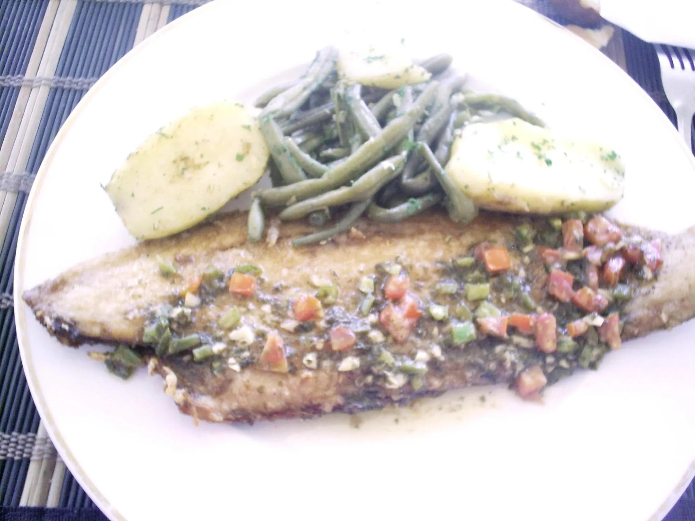 Restaurant/places to eat in Le Chamama