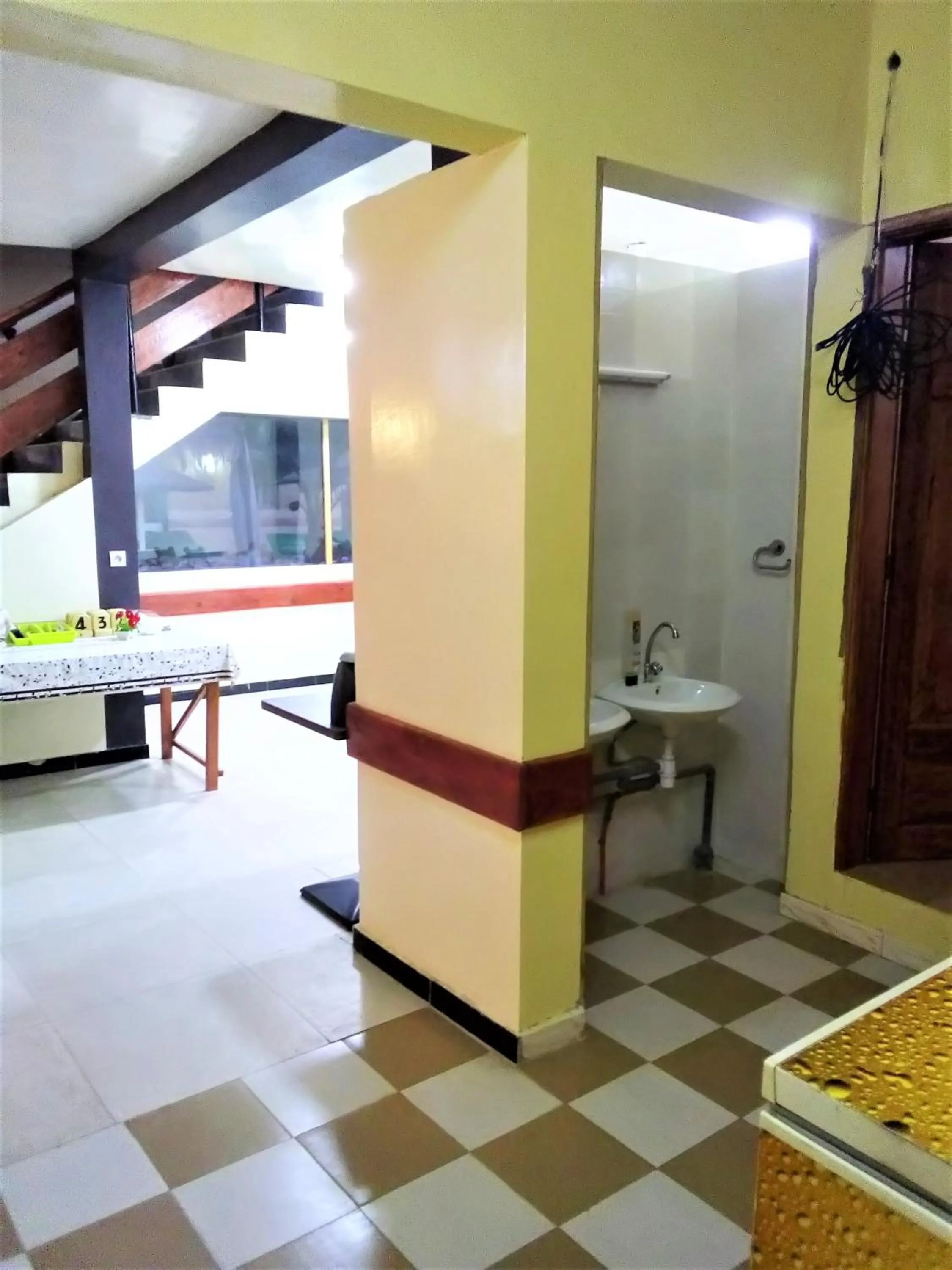 Restaurant/places to eat in Le Chamama