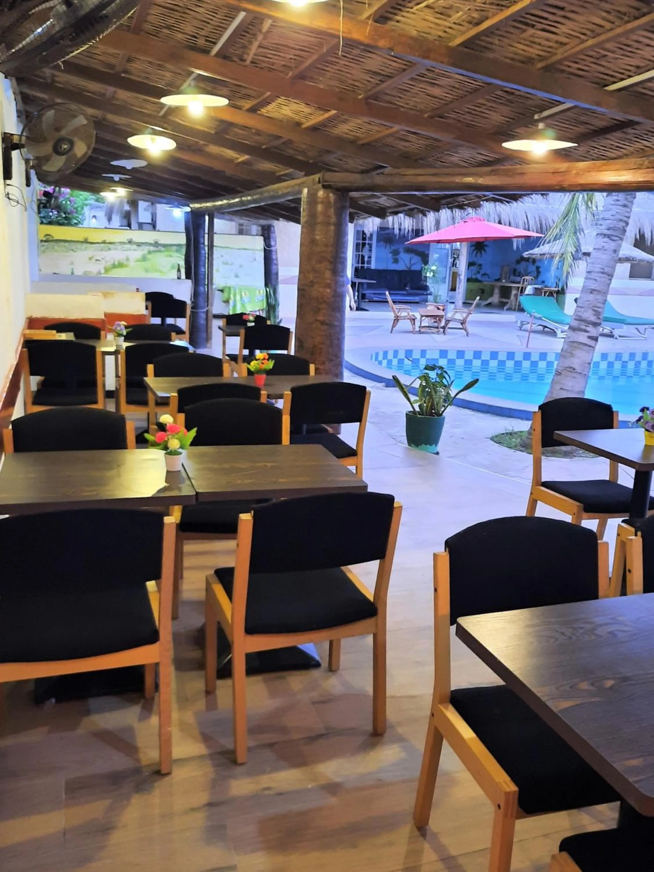 Restaurant/places to eat in Le Chamama