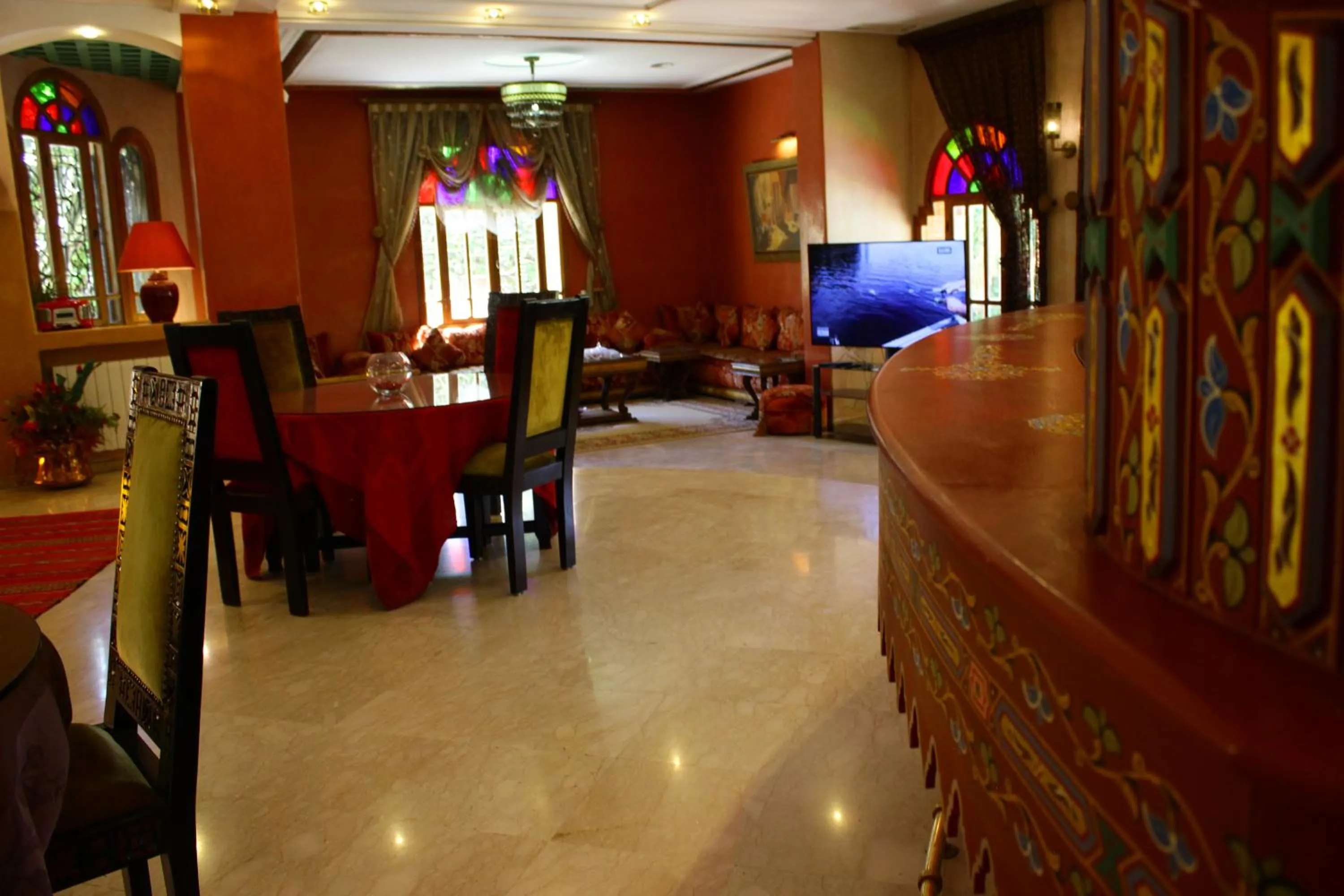 Restaurant/places to eat in Riad Noumidya