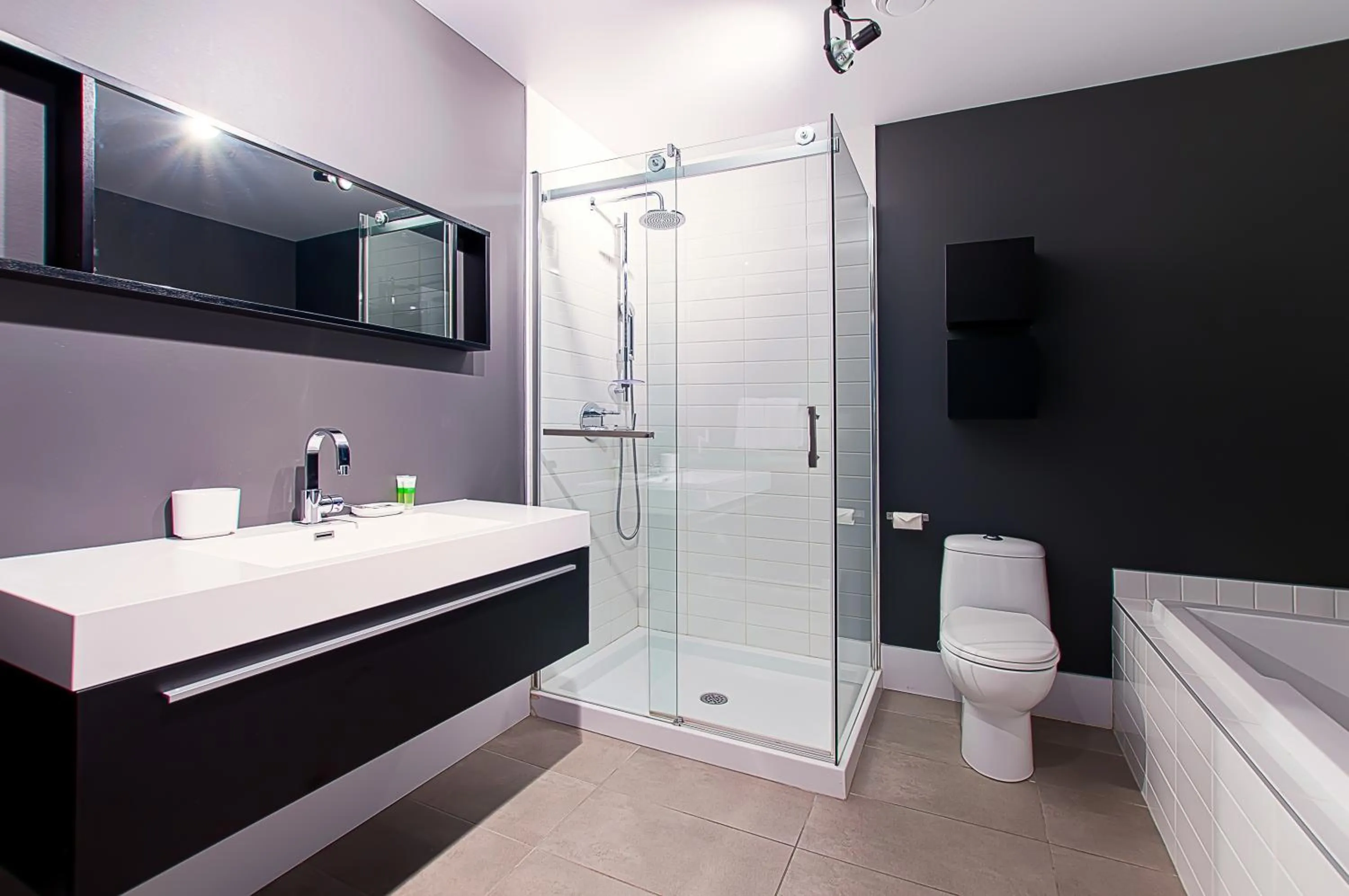 Toilet in Les Lofts St-Joseph - Par Les Lofts Vieux-Québec