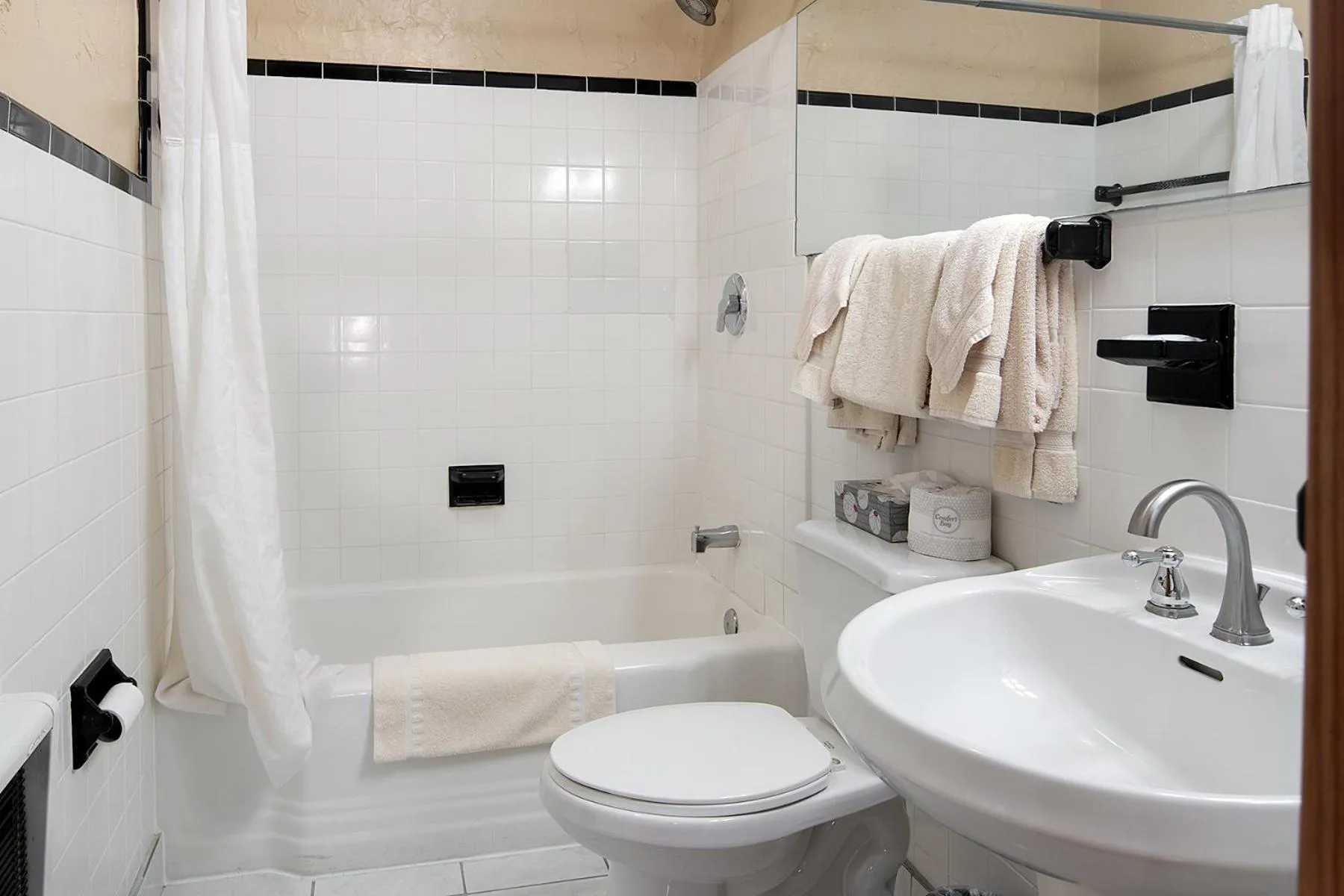 Bathroom in The Ridgeway Inn