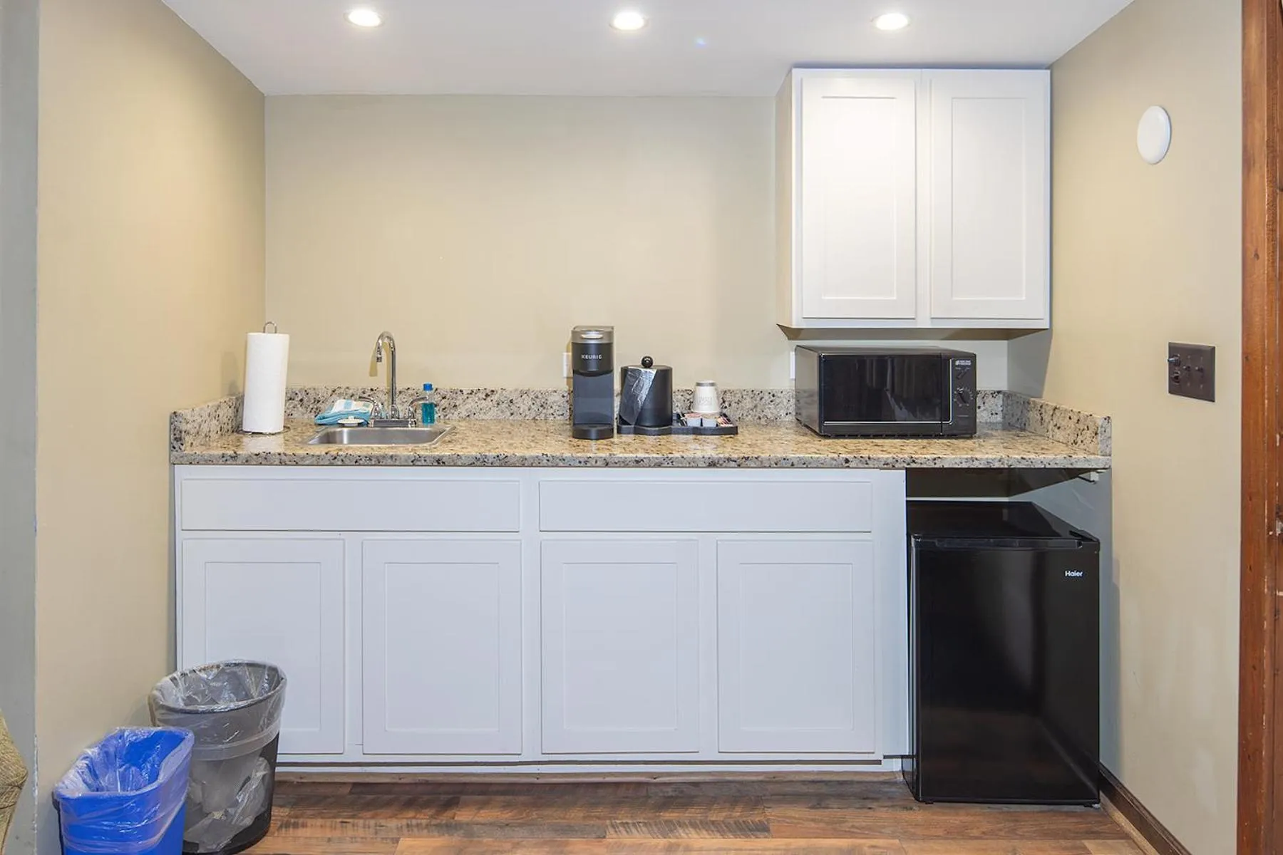 Kitchen or kitchenette in The Ridgeway Inn