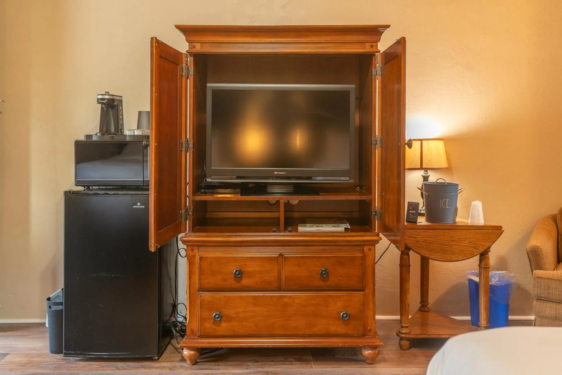 TV and multimedia in The Ridgeway Inn