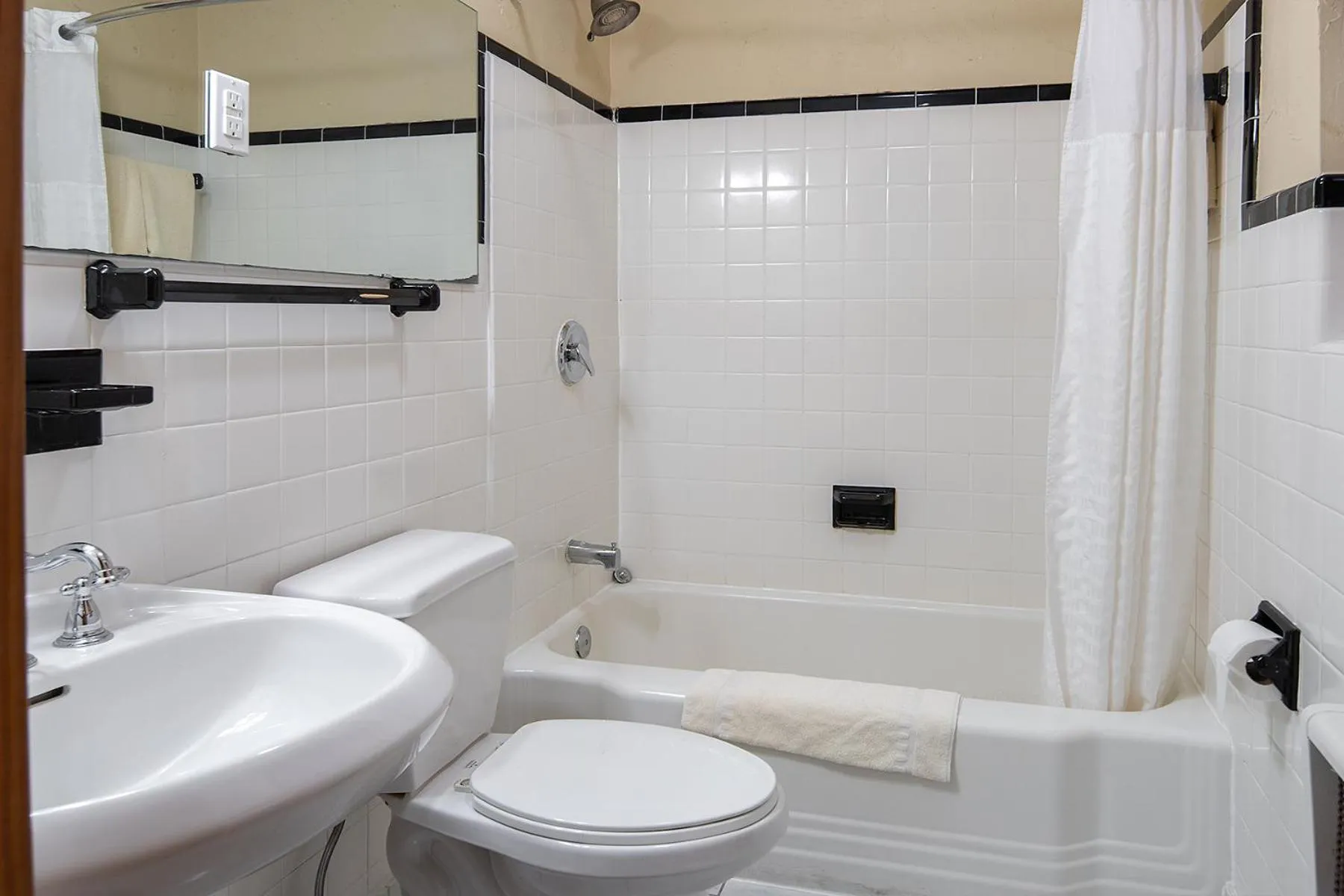 Bathroom in The Ridgeway Inn