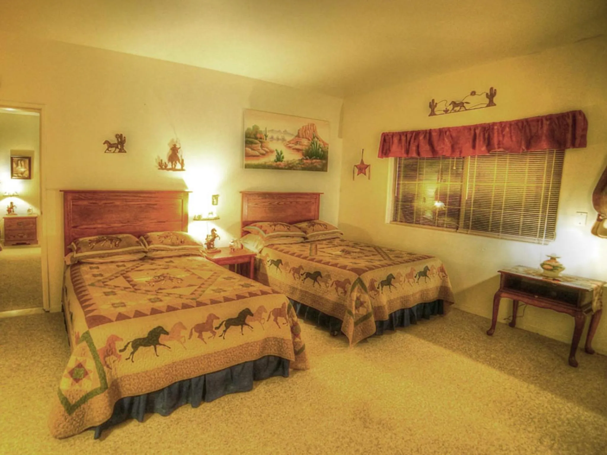 Photo of the whole room, Bed in Stagecoach Trails Guest Ranch